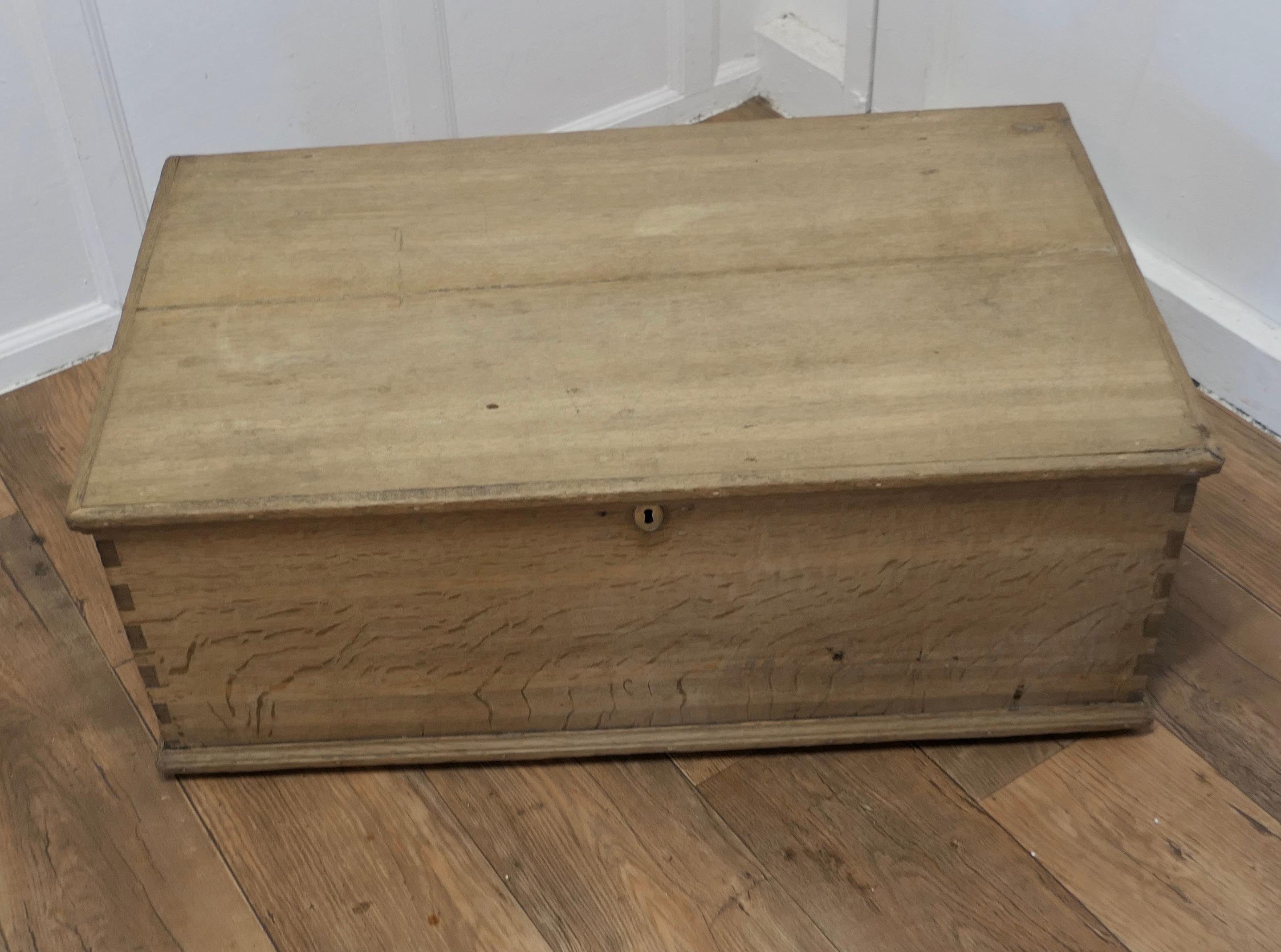 Very Large Victorian Oak Blanket Box, Toy Chest or Coffee Table      For Sale 1