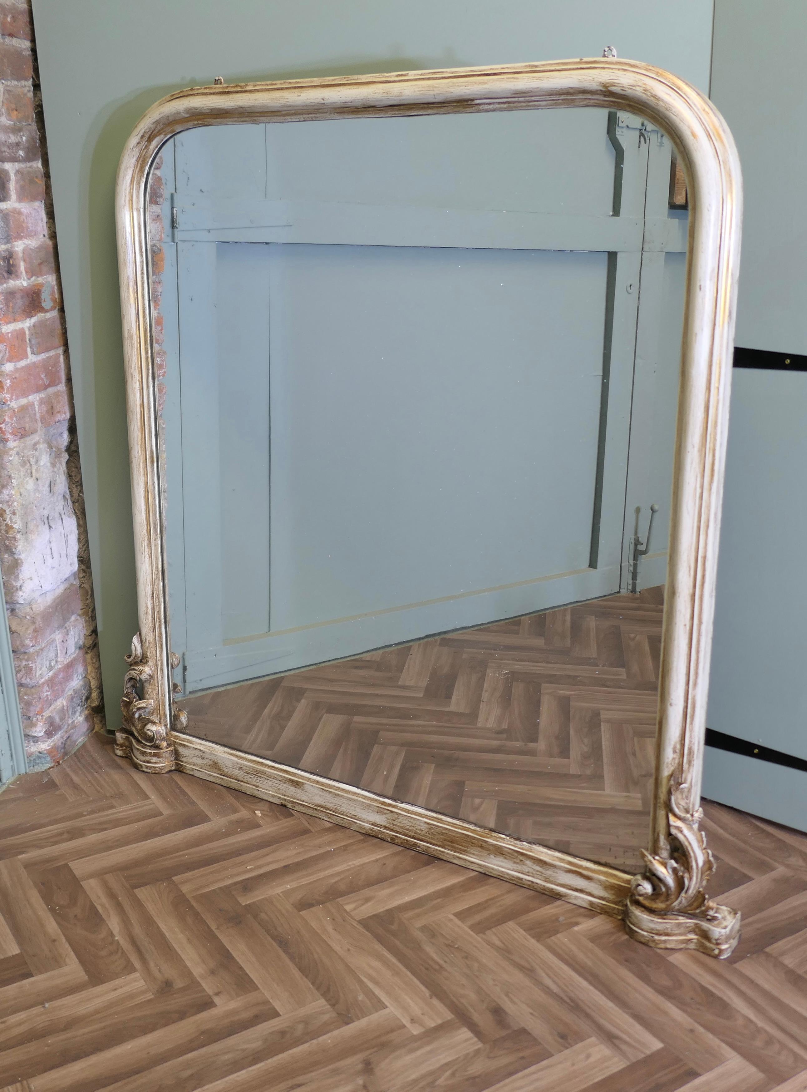 Sehr großer viktorianischer Overmantel-Spiegel (Mercury-Glas) im Angebot