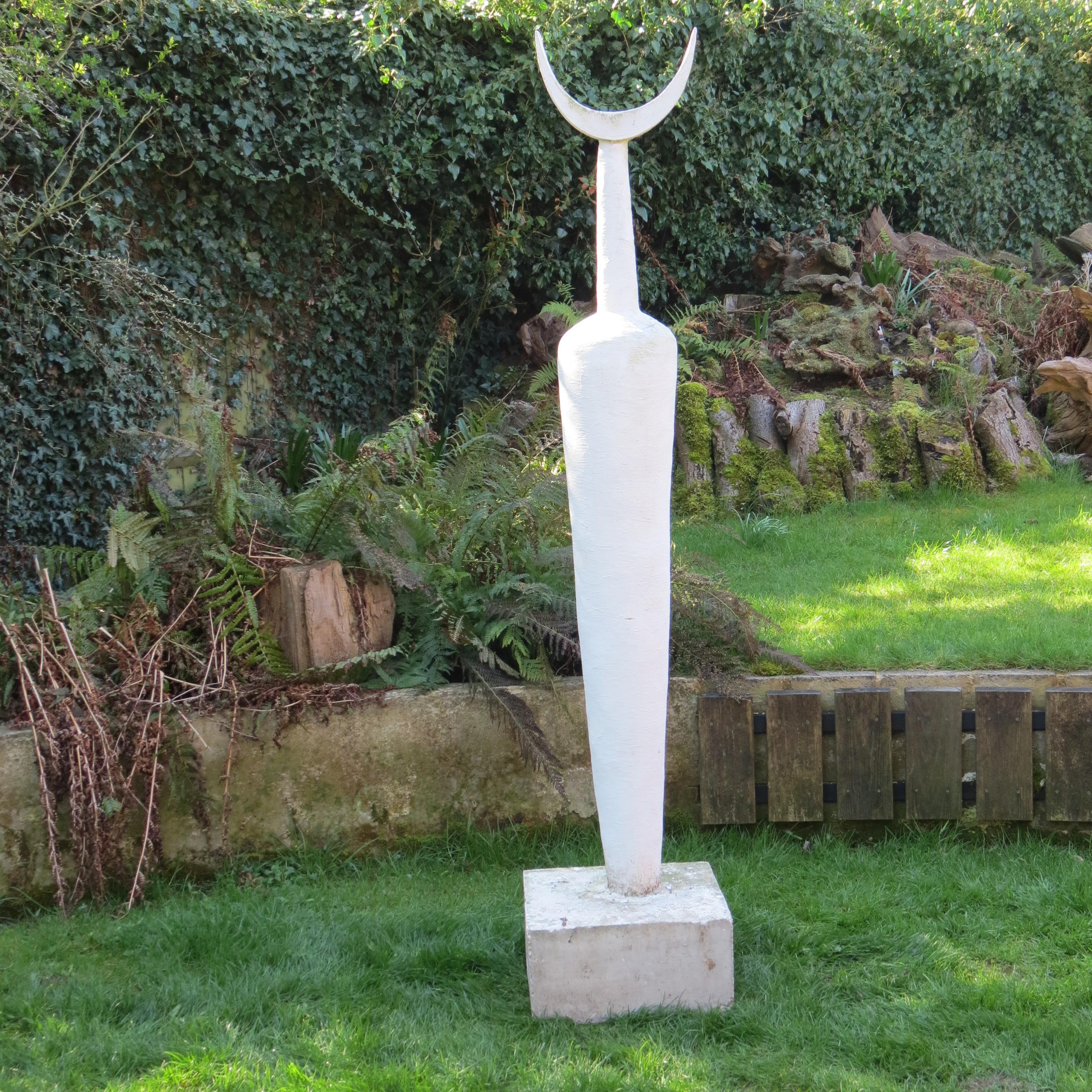 A very large garden sculpture. Made from solid concrete, painted finish. Dates from the 1980s. In good vintage condition, minimal signs of wear and nicely patinated. Originally used in a garden, but could be displayed indoors. 

A similar