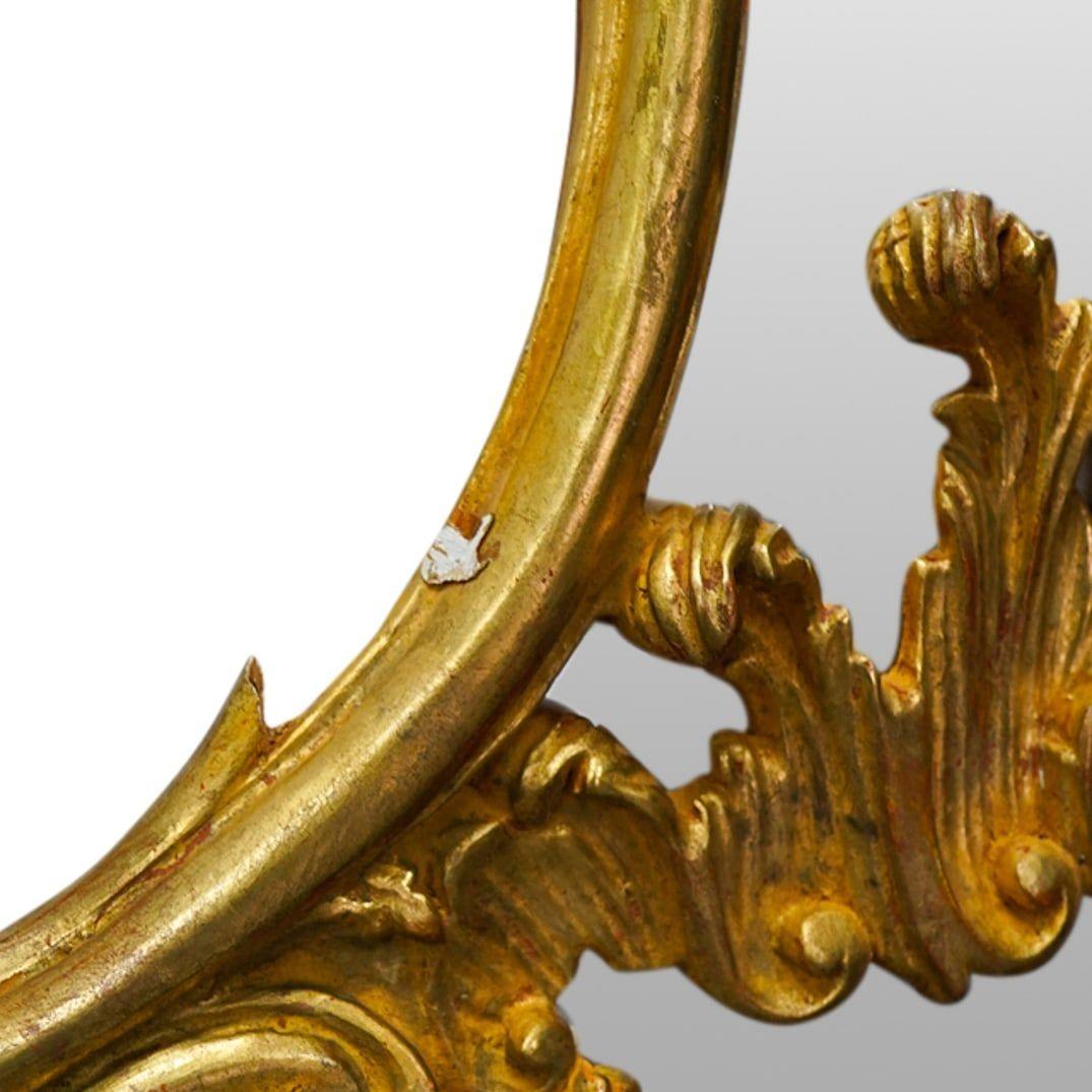 Vintage muy grande  Espejo de madera dorada de la Chinoiserie rococó italiana Dorado en venta