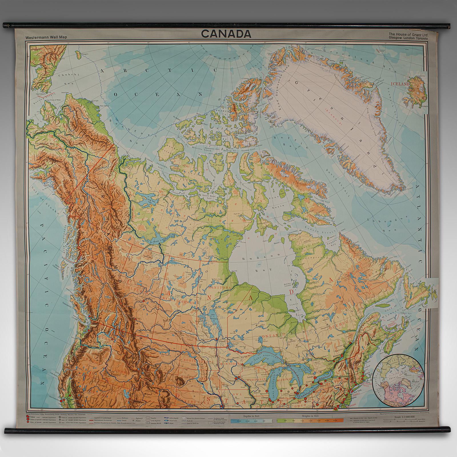 Dies ist eine sehr große Vintage-Karte von Kanada. Eine deutsche, hochwertig gedruckte Schul- oder Institutionskarte, aus der Mitte des 20. Jahrhunderts, um 1965.

Auffallende Proportionen mit viel Liebe zum Detail
Zeigt eine wünschenswerte
