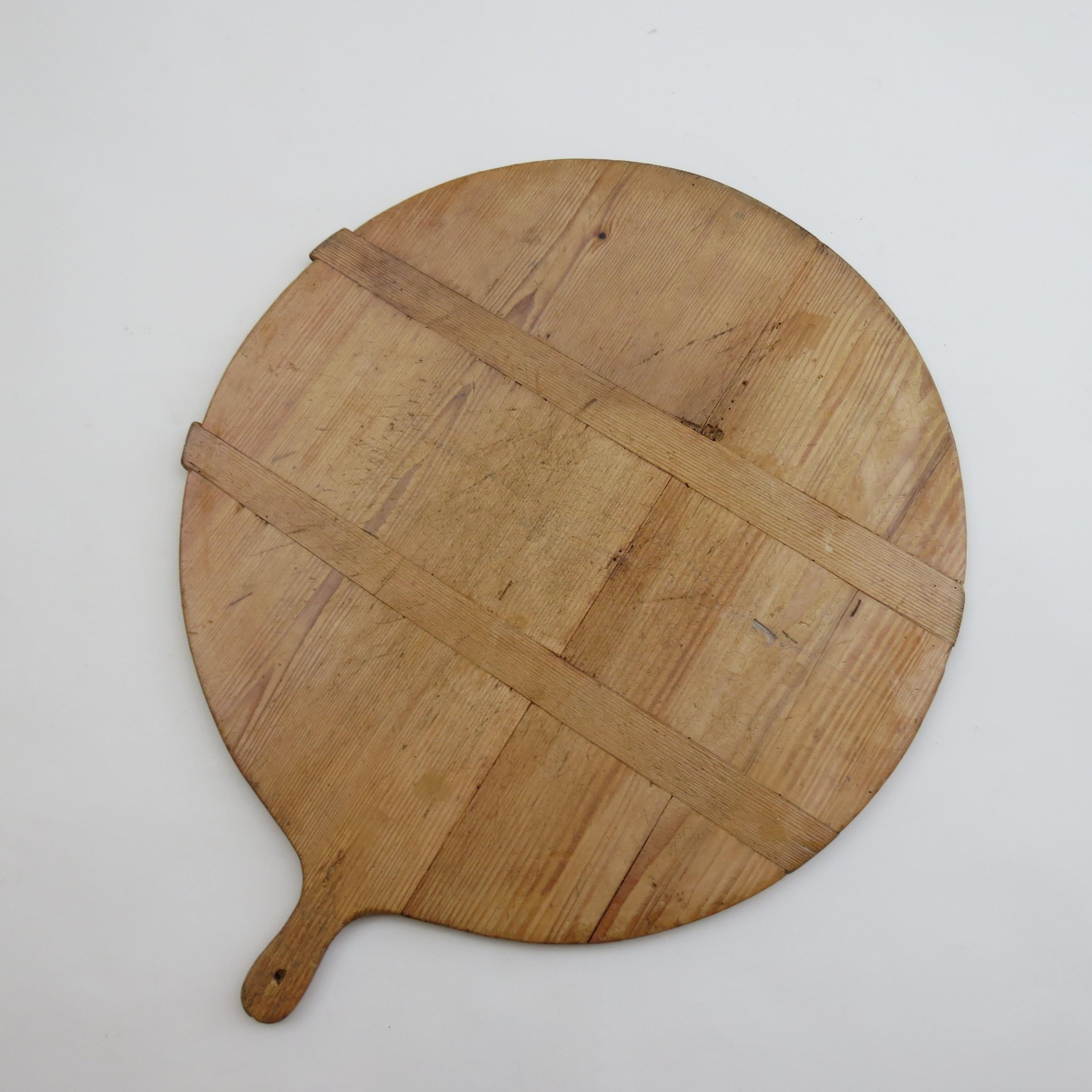 Very Large Vintage Wooden Bread Boards Cutting Boards Pizza Boards 2 Available In Good Condition In Stow on the Wold, GB