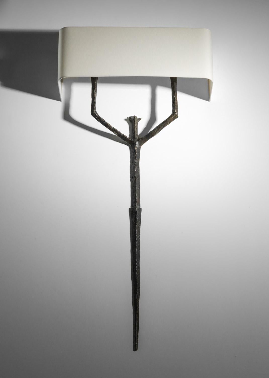 Very large wall lamp by Felix Agostini art deco in bronze Giacometti  - G686 For Sale 3