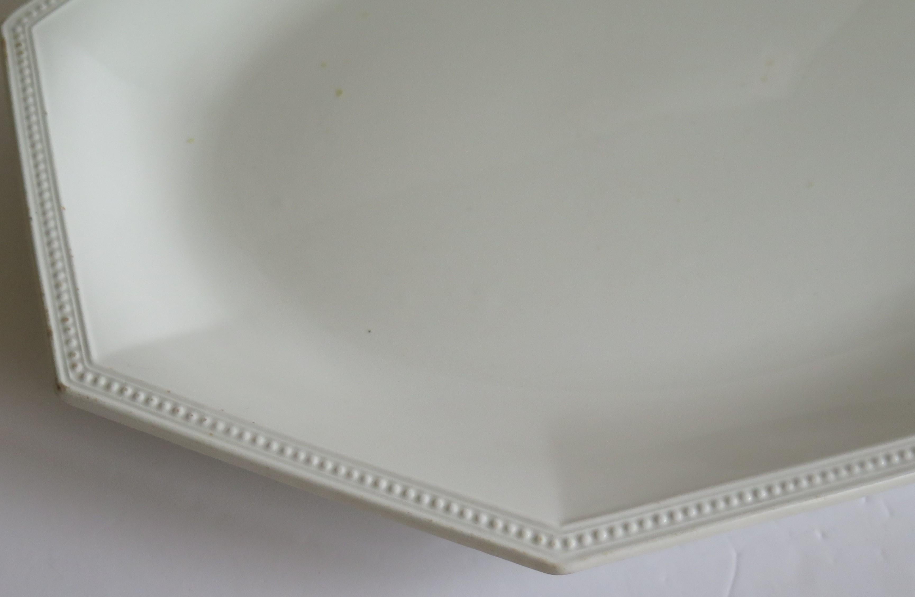 Sehr großer weißer Eisensteinteller achteckig Heritage White:: Mid-Century Modern (20. Jahrhundert)