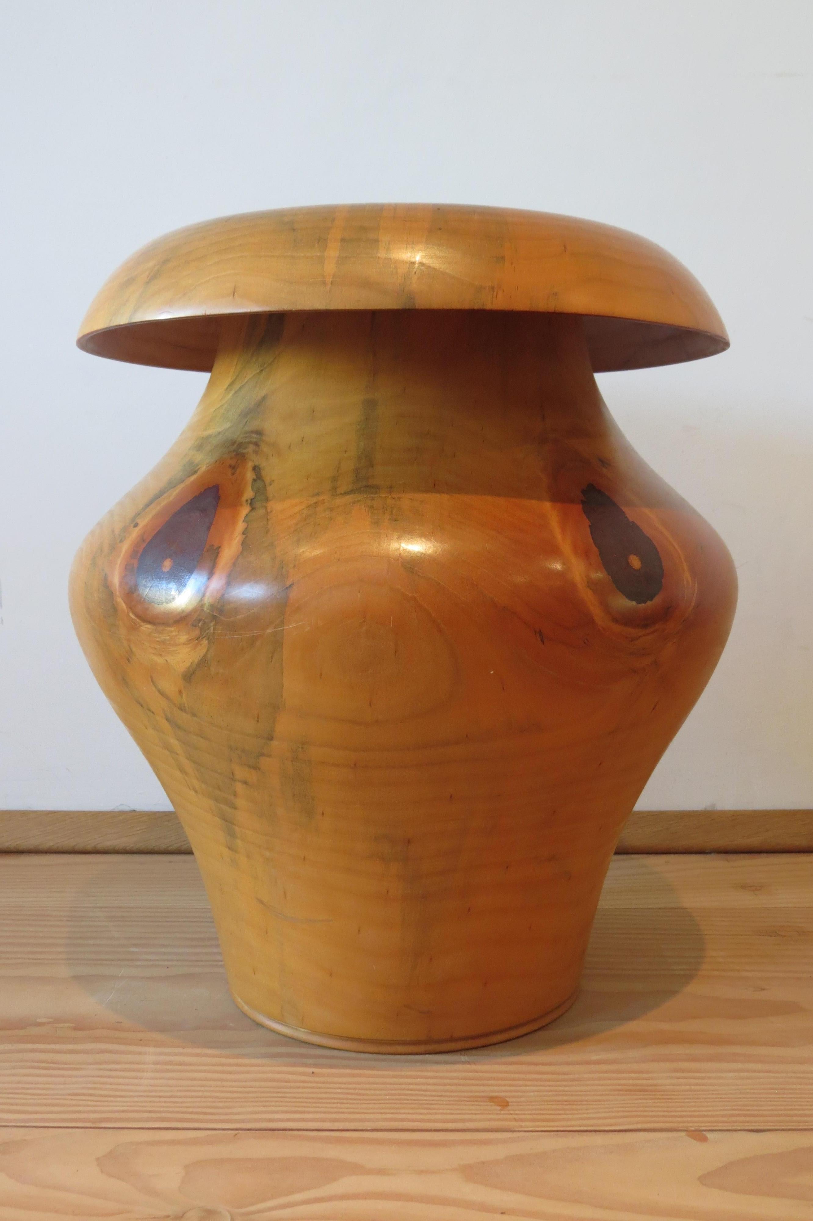 Very Large Wooden Pot Hand Crafted by Stephen Cooper England In Good Condition In Stow on the Wold, GB