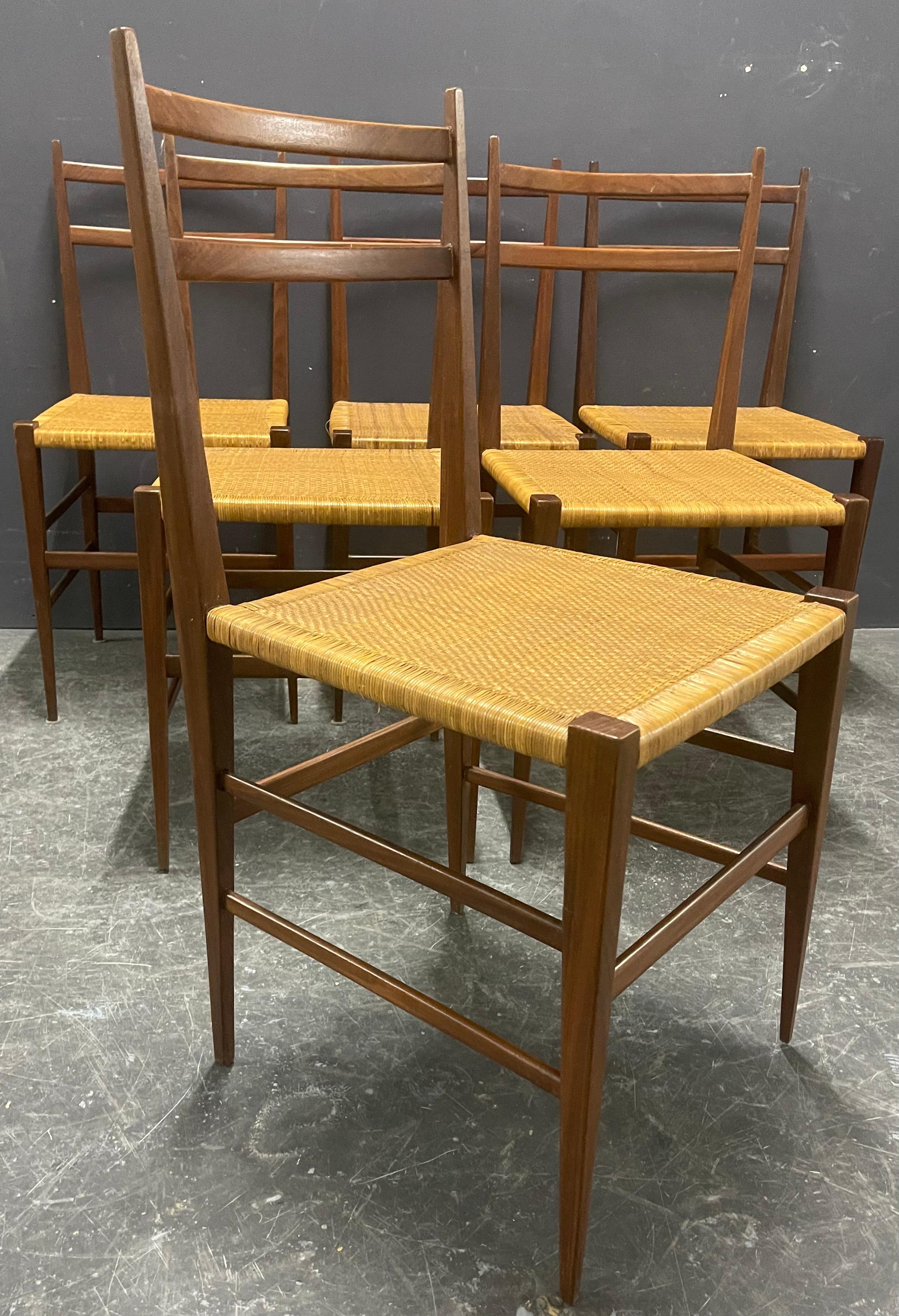 very light and minimalistic set of 6 chiavari chairs For Sale 4