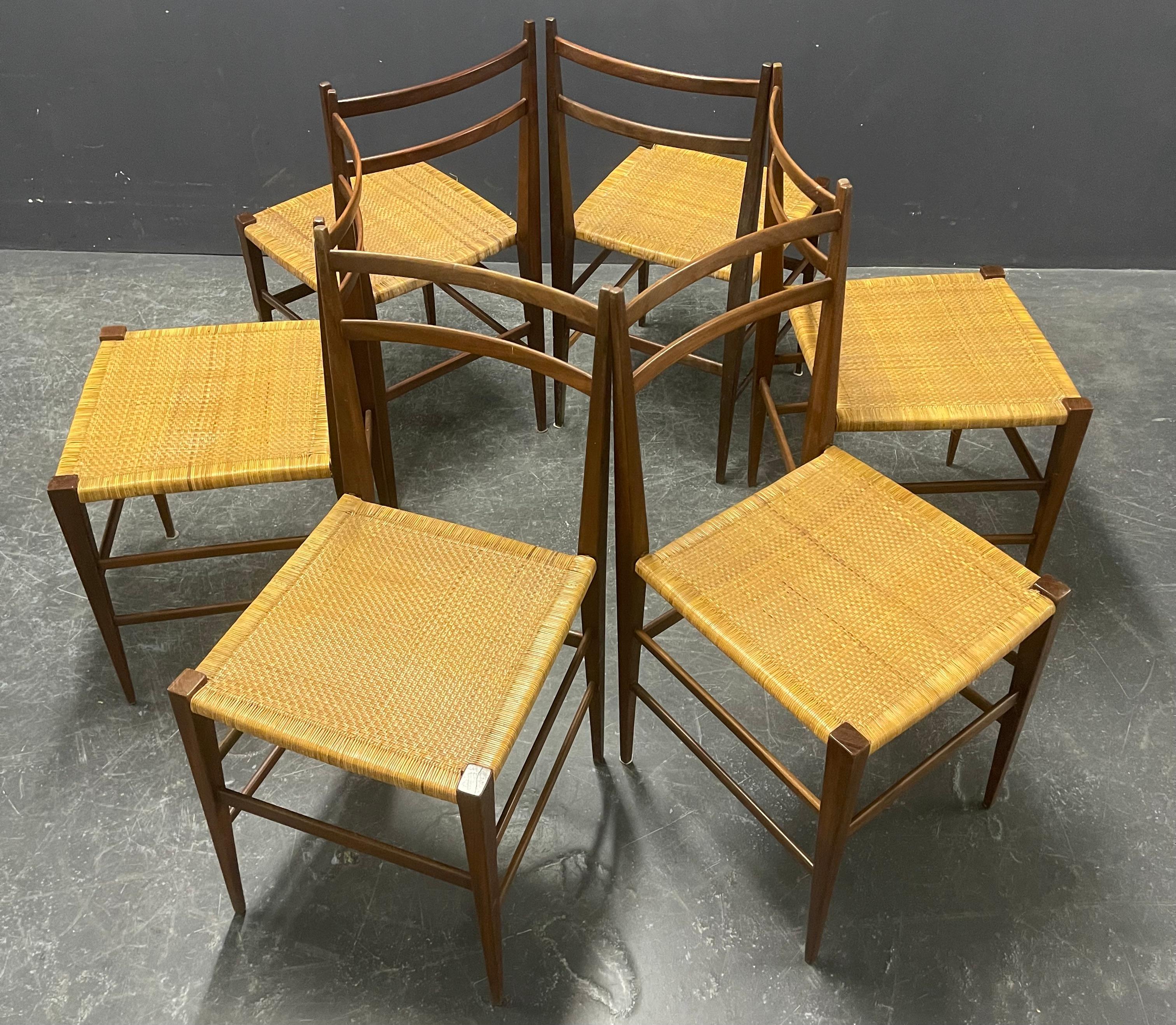 very light and minimalistic set of 6 chiavari chairs For Sale 11