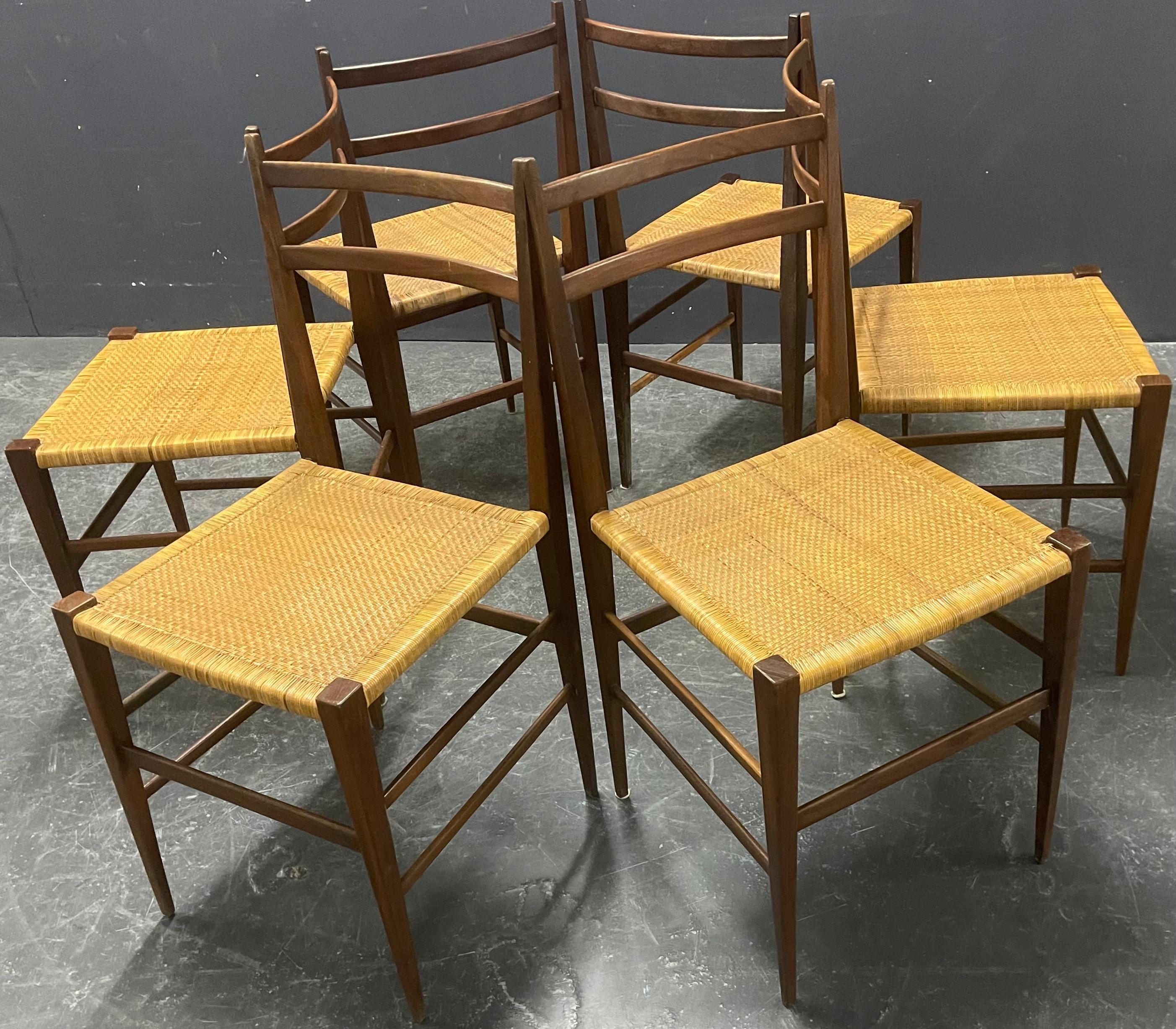 very light and minimalistic set of 6 chiavari chairs For Sale 12