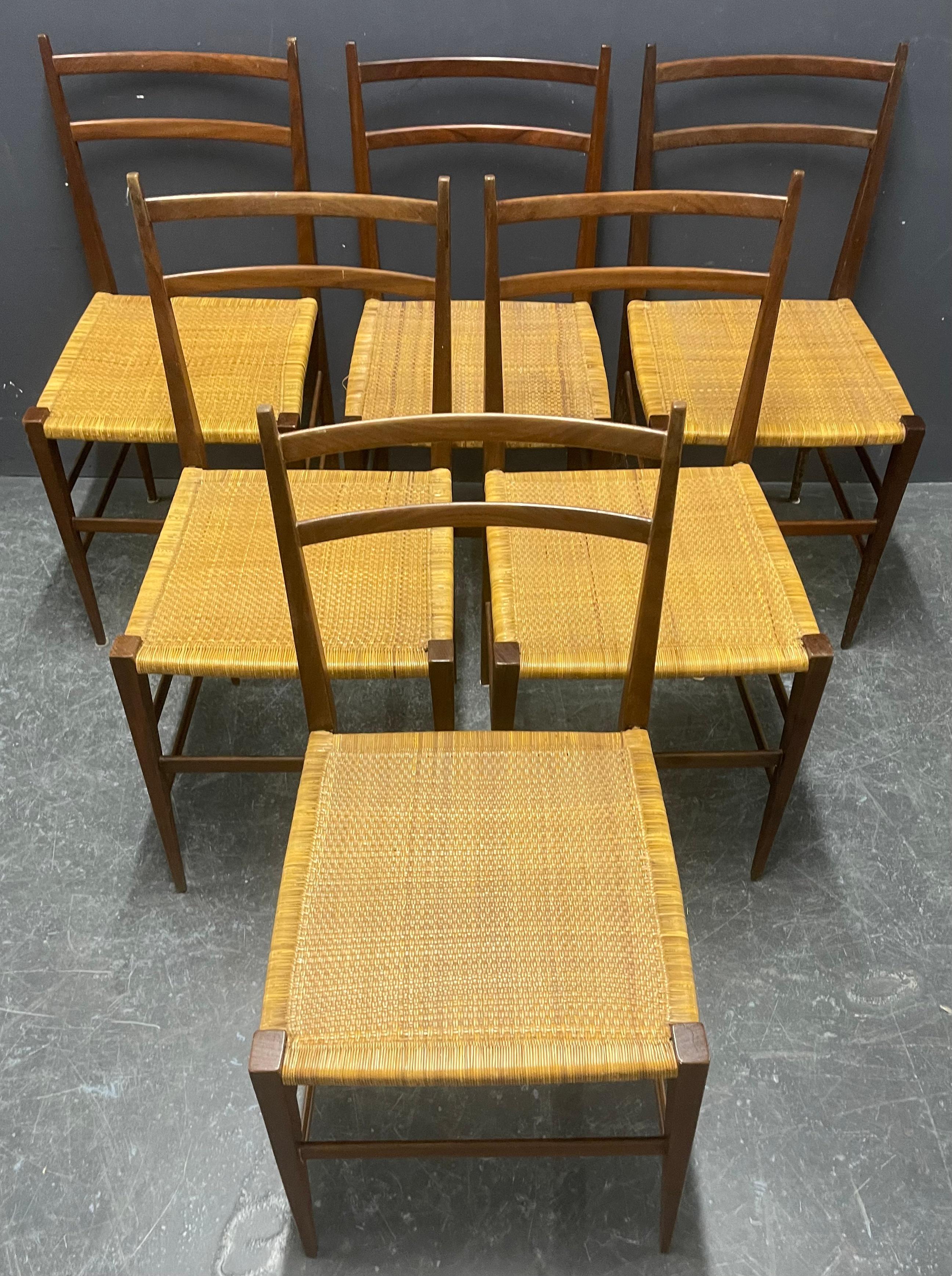 Mid-Century Modern very light and minimalistic set of 6 chiavari chairs For Sale