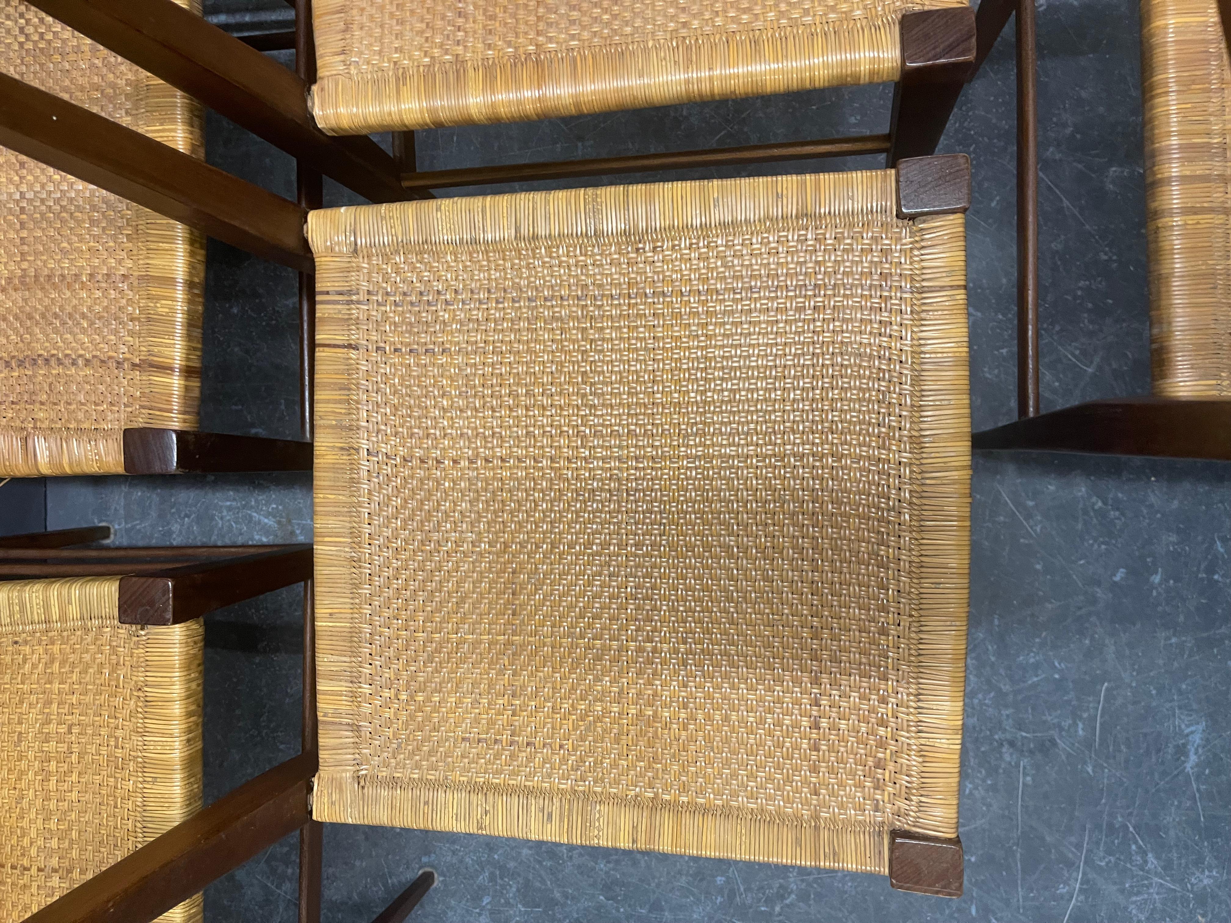 Milieu du XXe siècle ensemble de 6 chaises Chiavari très légères et minimalistes en vente