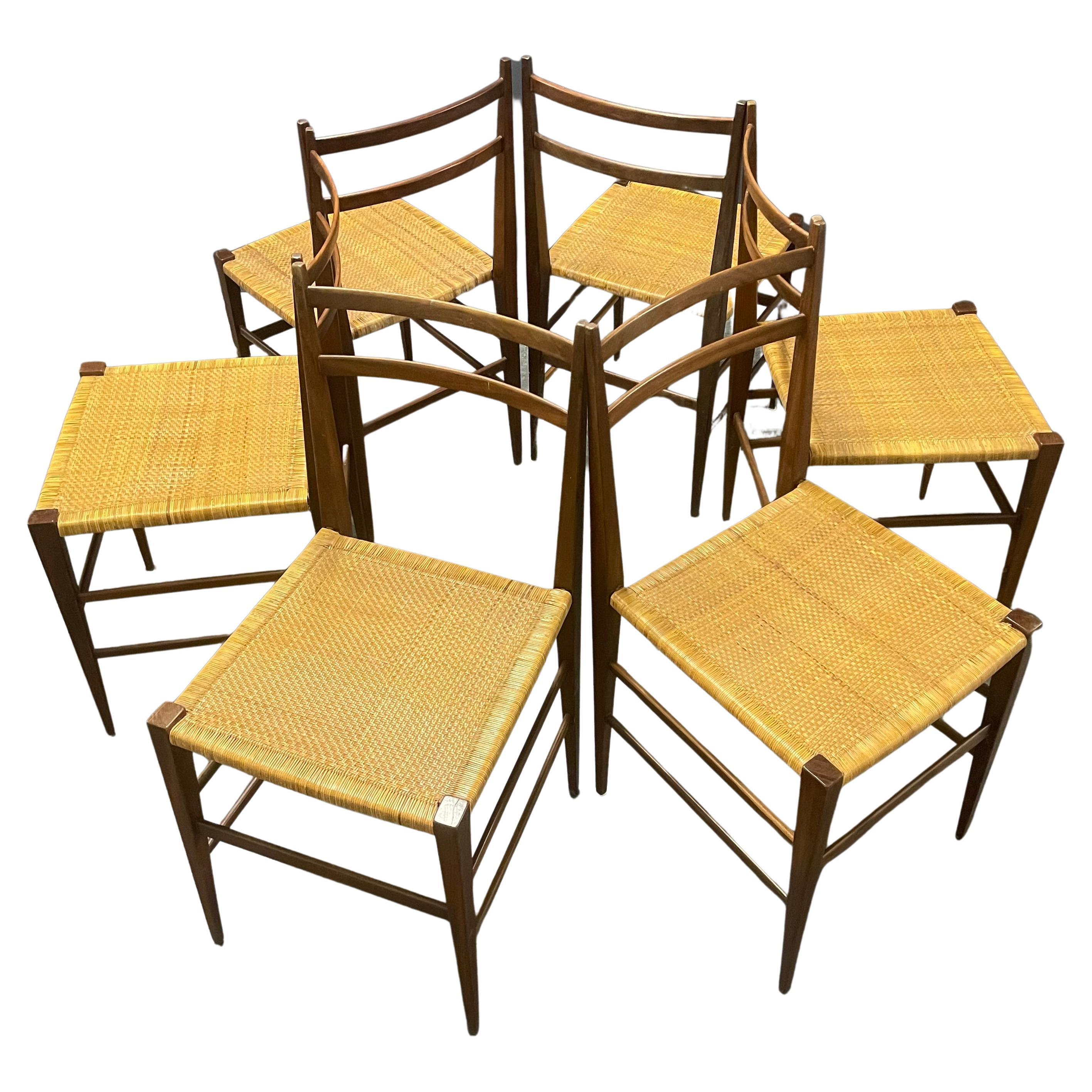 very light and minimalistic set of 6 chiavari chairs For Sale