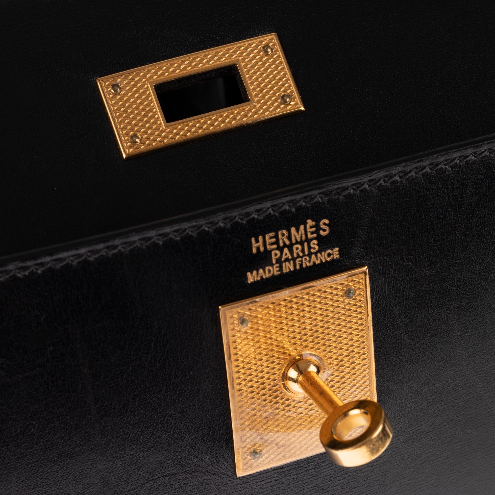 Very limited Handbag Hermès Kelly sellier 32 with strap in black calfskin, GHW! 8