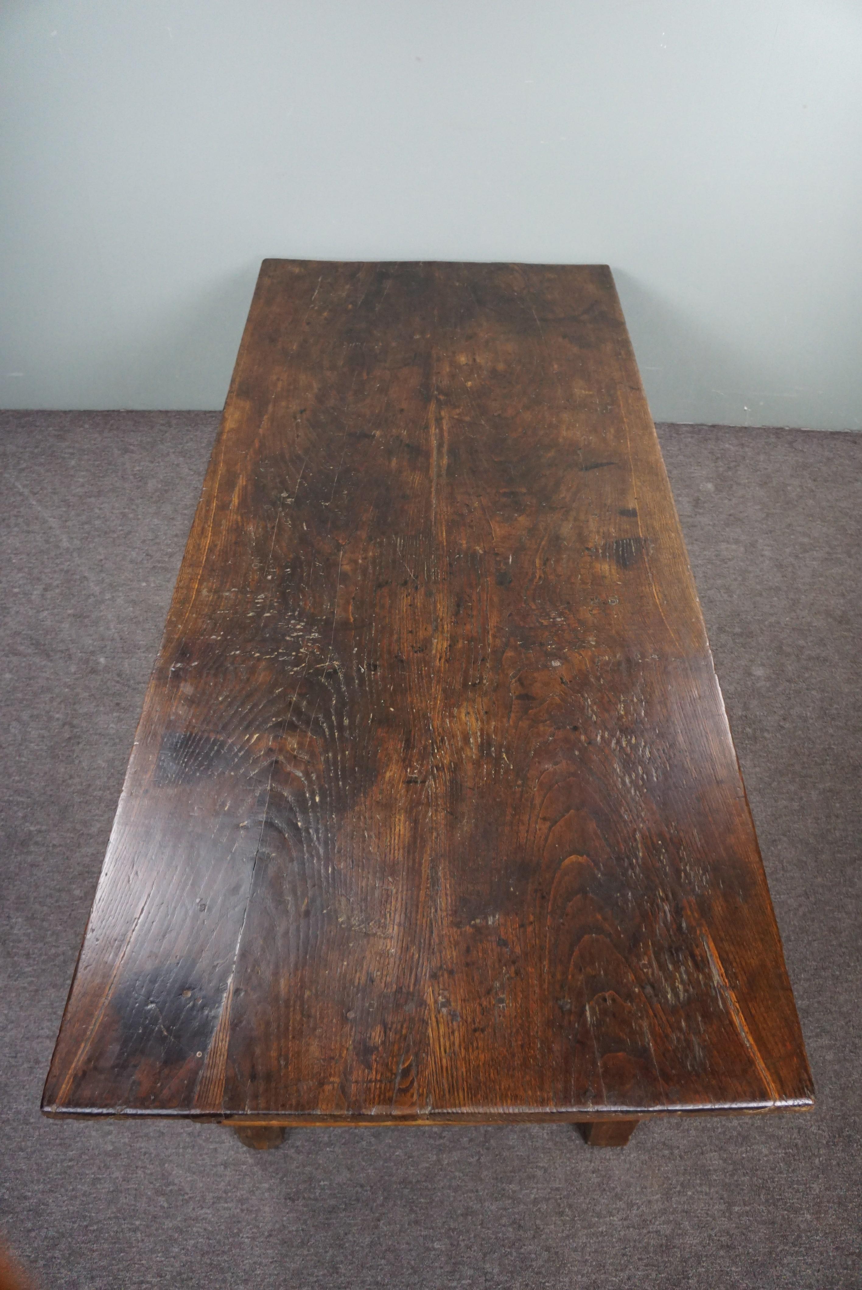 Very long antique solid oak South European coffee table, late 18th century For Sale 4