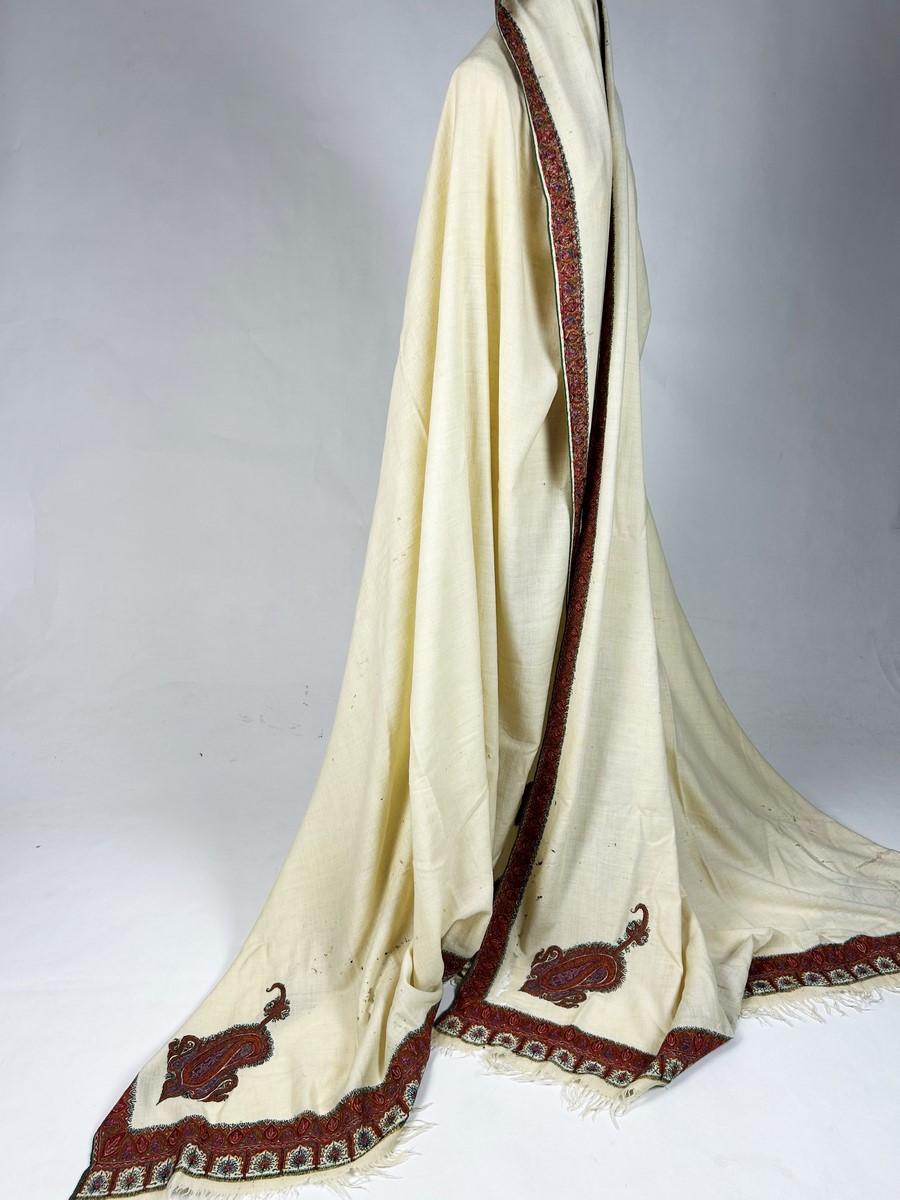 Very long Cashmere Pashmina shawl with Amlikar embroidery - India Circa 1880 For Sale 10