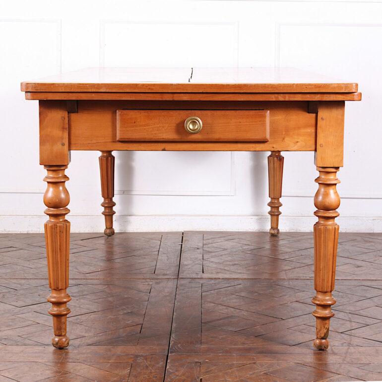 Very Long French 19th Century Cherrywood Draw-Leaf Table In Good Condition For Sale In Vancouver, British Columbia