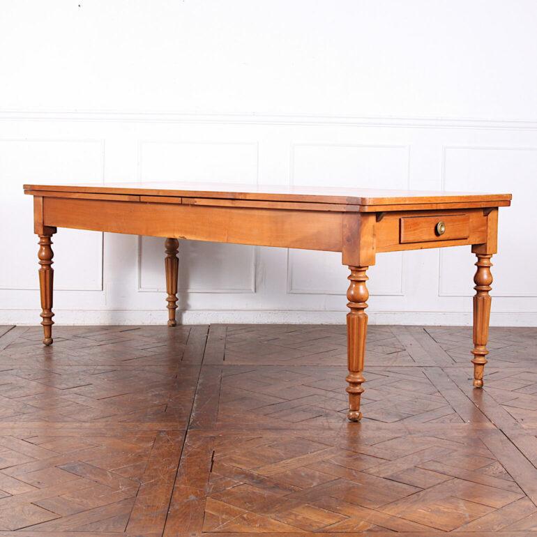 Very Long French 19th Century Cherrywood Draw-Leaf Table For Sale 2