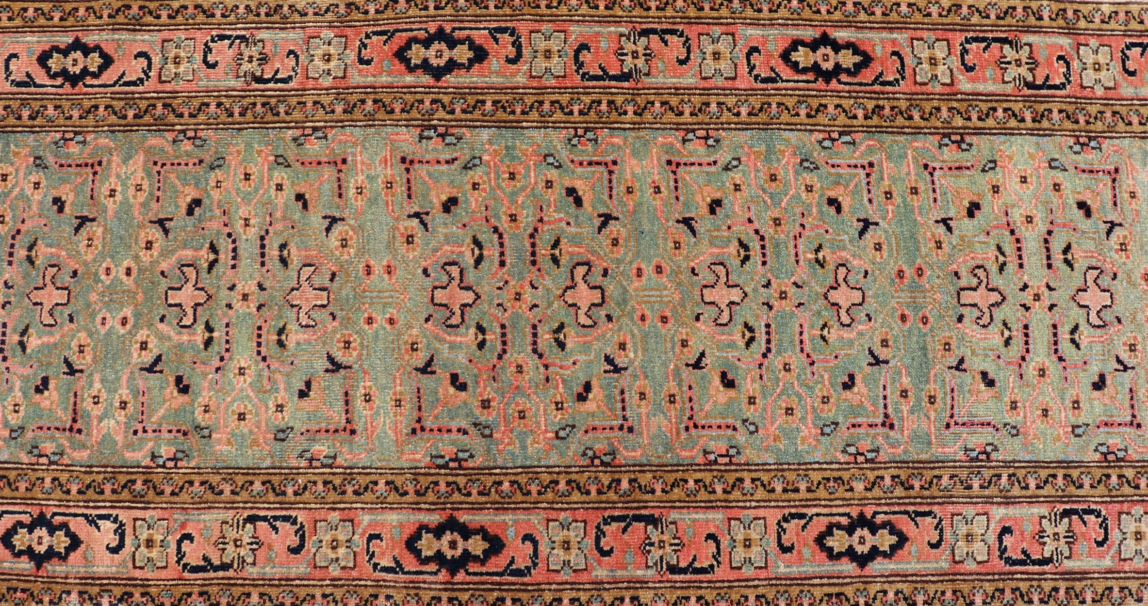 Sehr lange grüner türkischer Vintage-Läufer in Grün  2'8'' x 28'10' im Zustand „Hervorragend“ im Angebot in Atlanta, GA