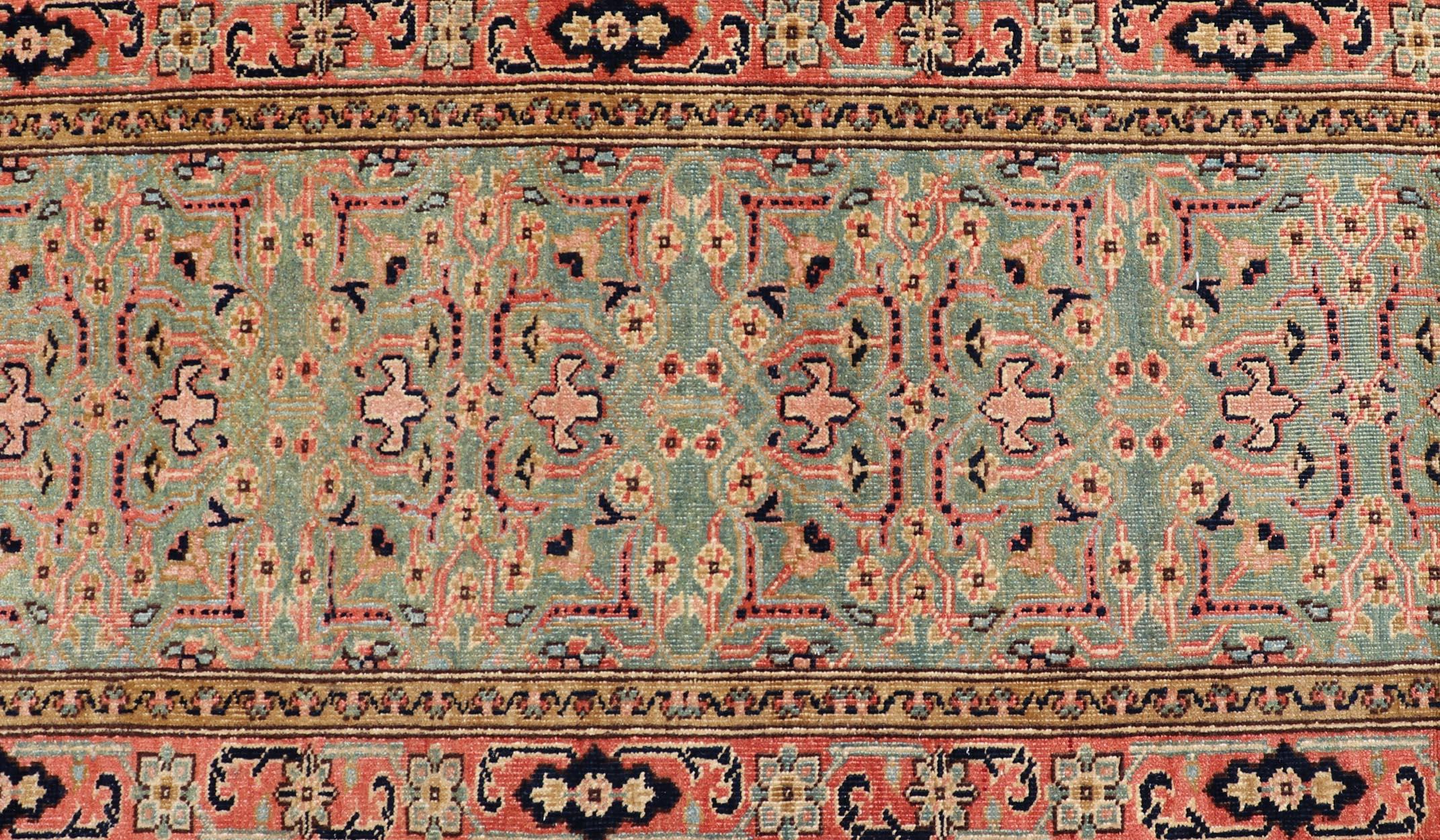 Sehr lange grüner türkischer Vintage-Läufer in Grün  2'8'' x 28'10' (20. Jahrhundert) im Angebot
