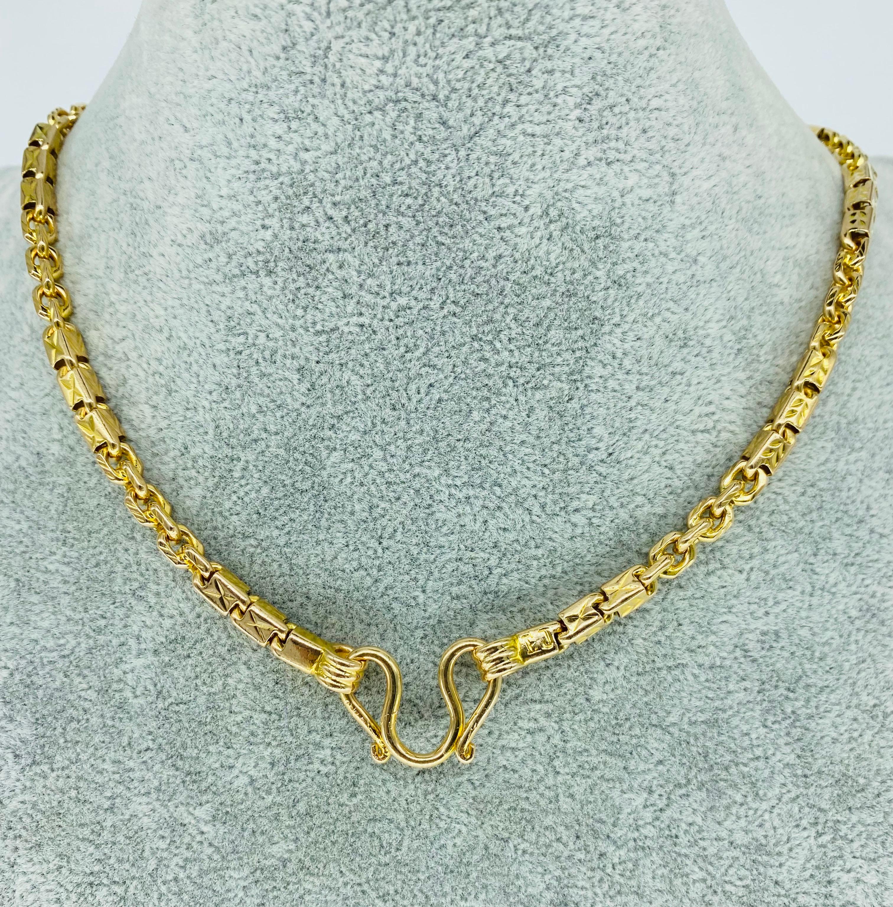 Very Long Heavy Fancy Link Vintage Men’s 3D Diamond Cut Chain In Excellent Condition For Sale In Miami, FL