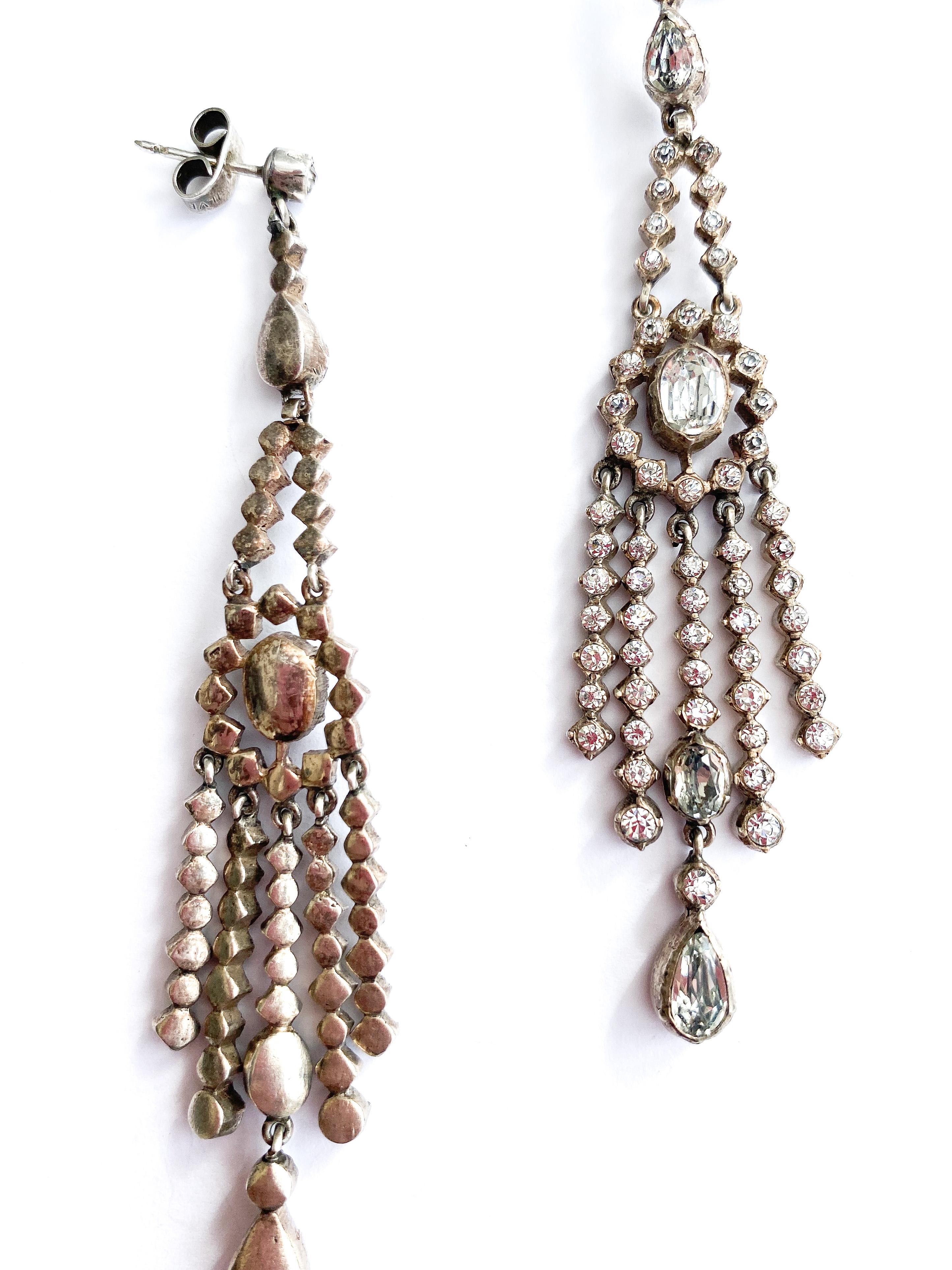 Very long silver and clear paste articulated drop earrings, France, 1920s. 8