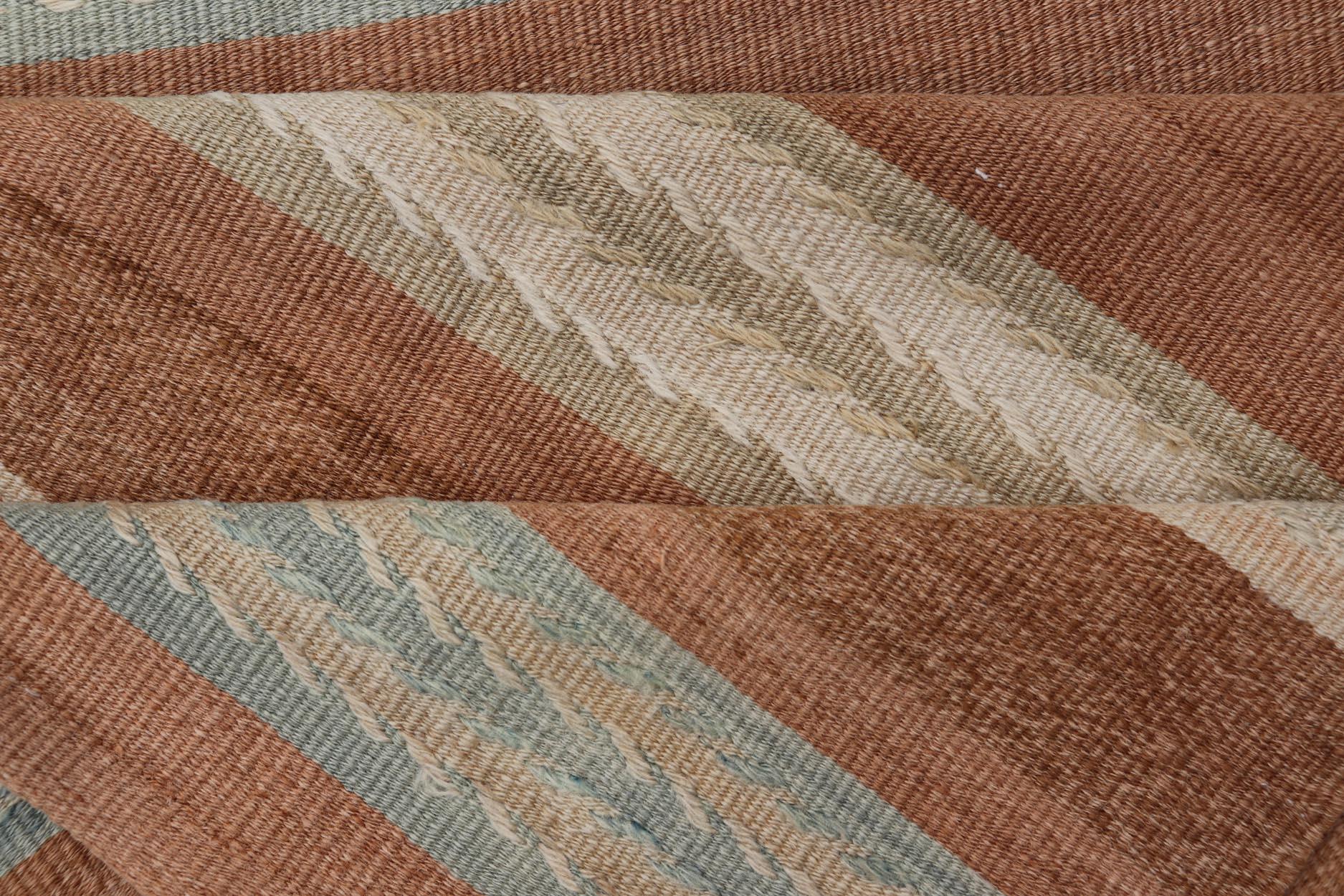 Lunghissimo runner kilim vintage con design a strisce nei toni caldi della terra  3'1 x 18'10 in vendita 1