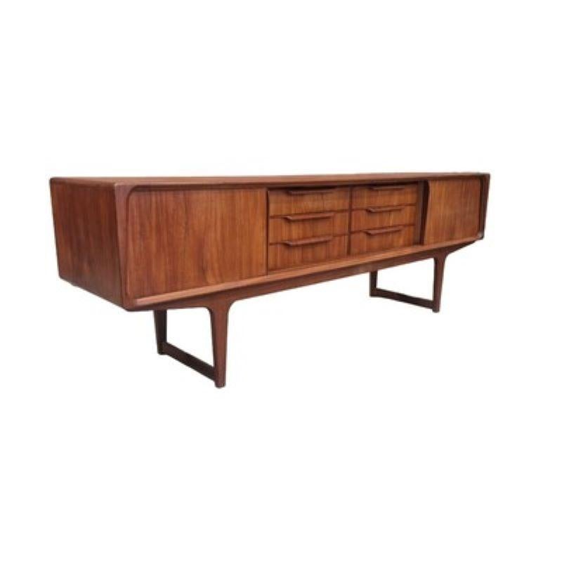 Very low teak vintage danish sideboard, ideal flat screen cabinet For Sale 1