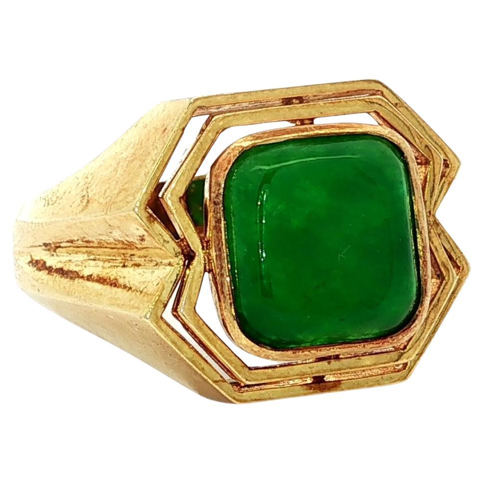 Très belle bague pour homme en or jaune 14k, coupe cabochon coussin, jade vert Apple en vente