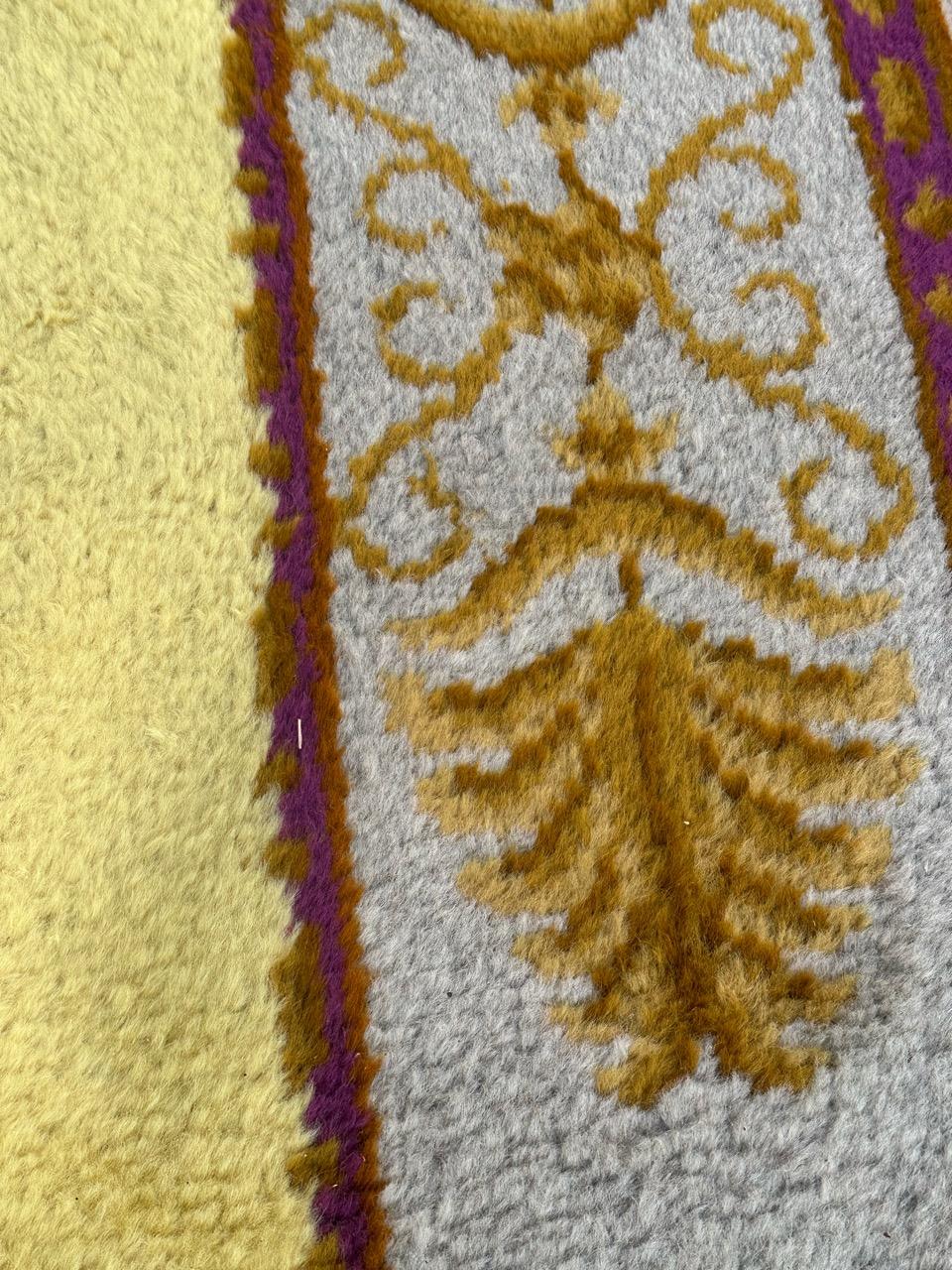 20th Century Very nice antique french savonnerie rug For Sale