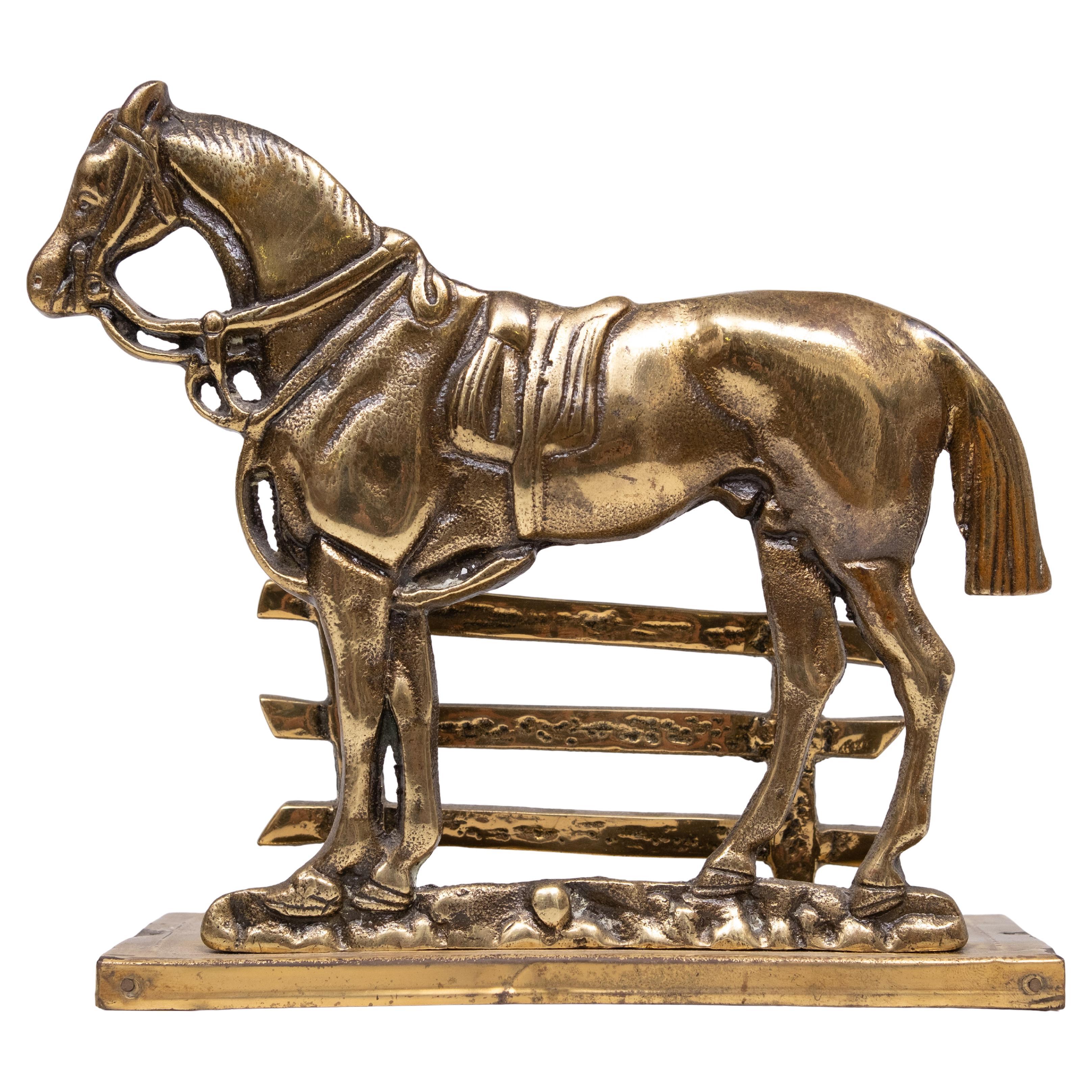 Sehr schöner Briefhalter aus Messing .Horse für einen Zaun  . 1950s