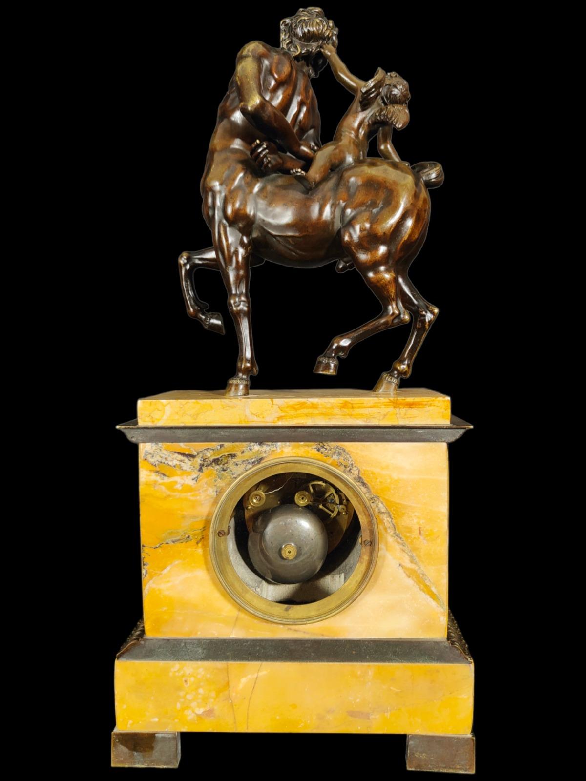 Very nice Centaurus clock with Siena marble and patinated bronze base. Data from the early 1800s. Bronze has an excellent quality. Measures: 63x30x15 cm.
Good condition.