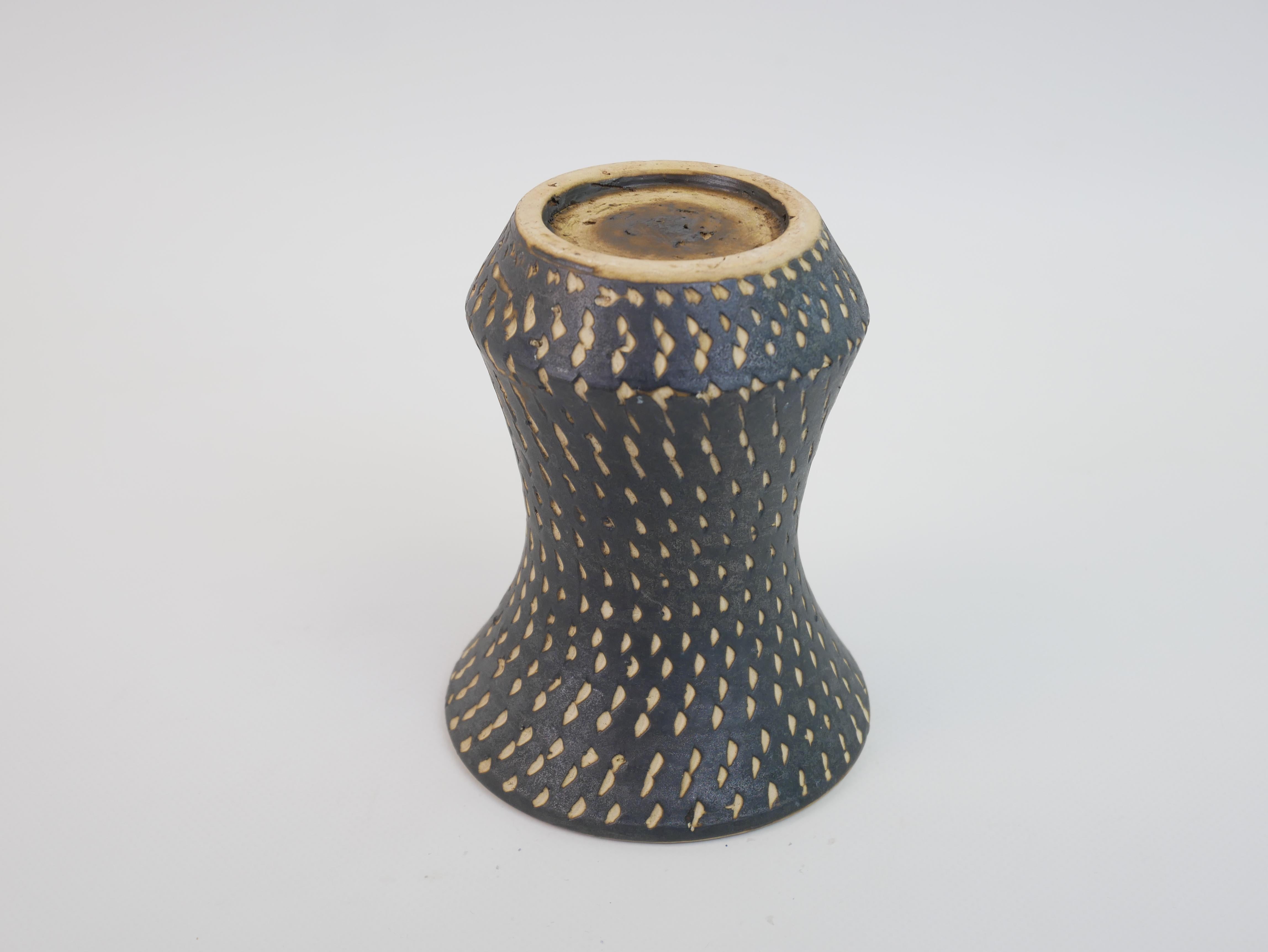 Très beau vase en céramique dans le style de Jean Besnard, Vallauris France circa 1940 en vente 4