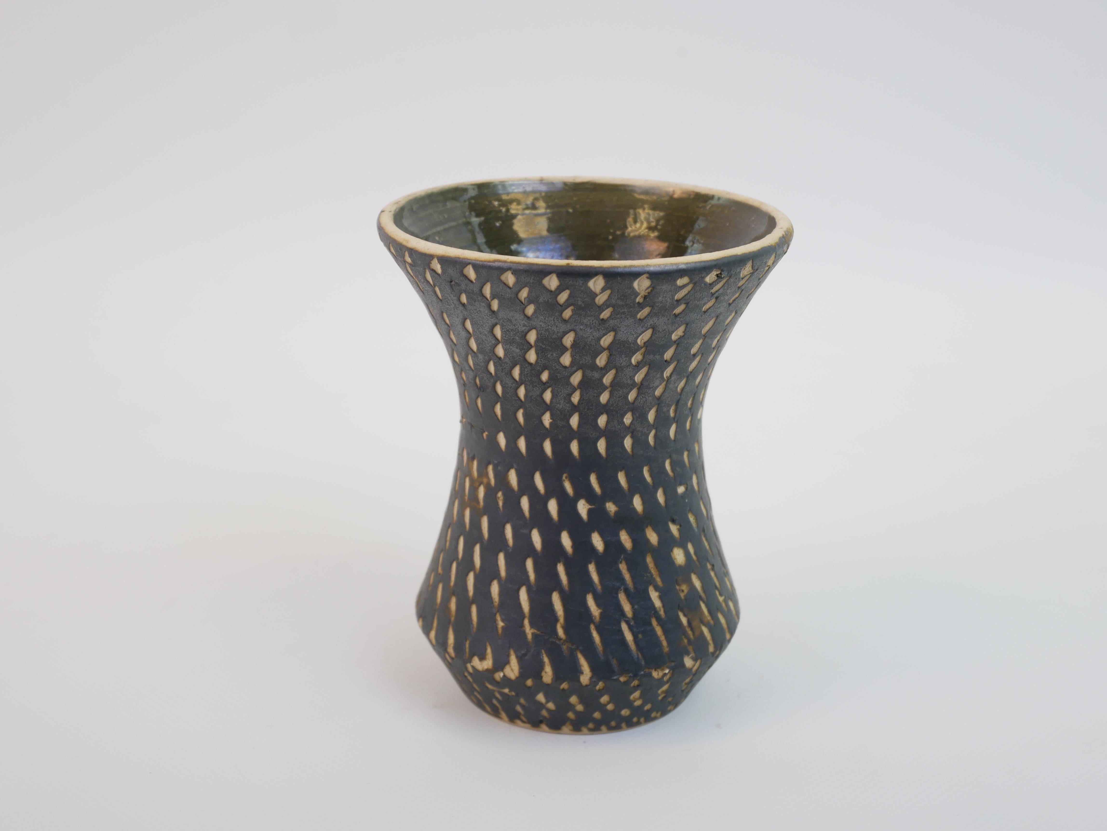 Milieu du XXe siècle Très beau vase en céramique dans le style de Jean Besnard, Vallauris France circa 1940 en vente