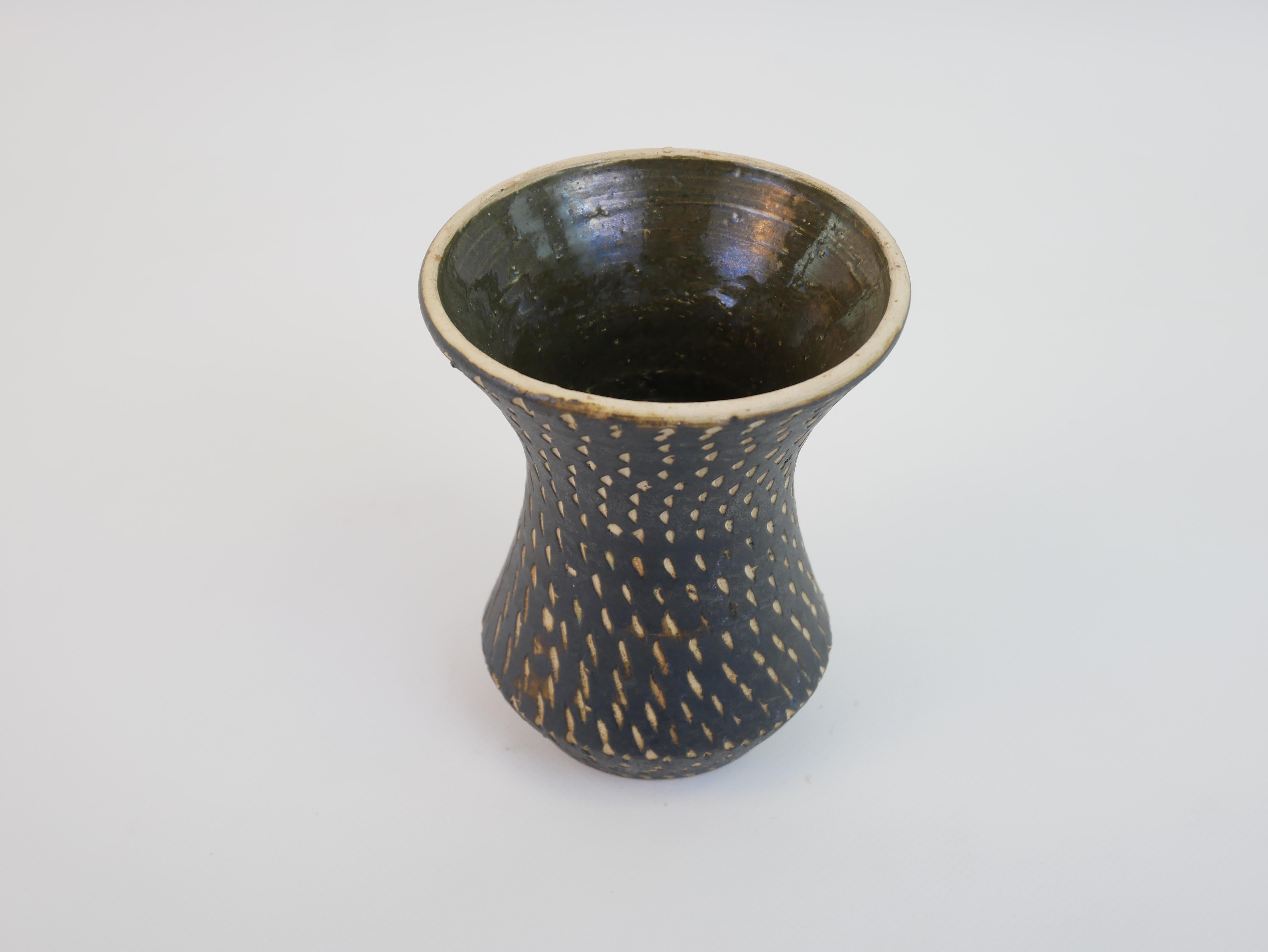 Très beau vase en céramique dans le style de Jean Besnard, Vallauris France circa 1940 en vente 2