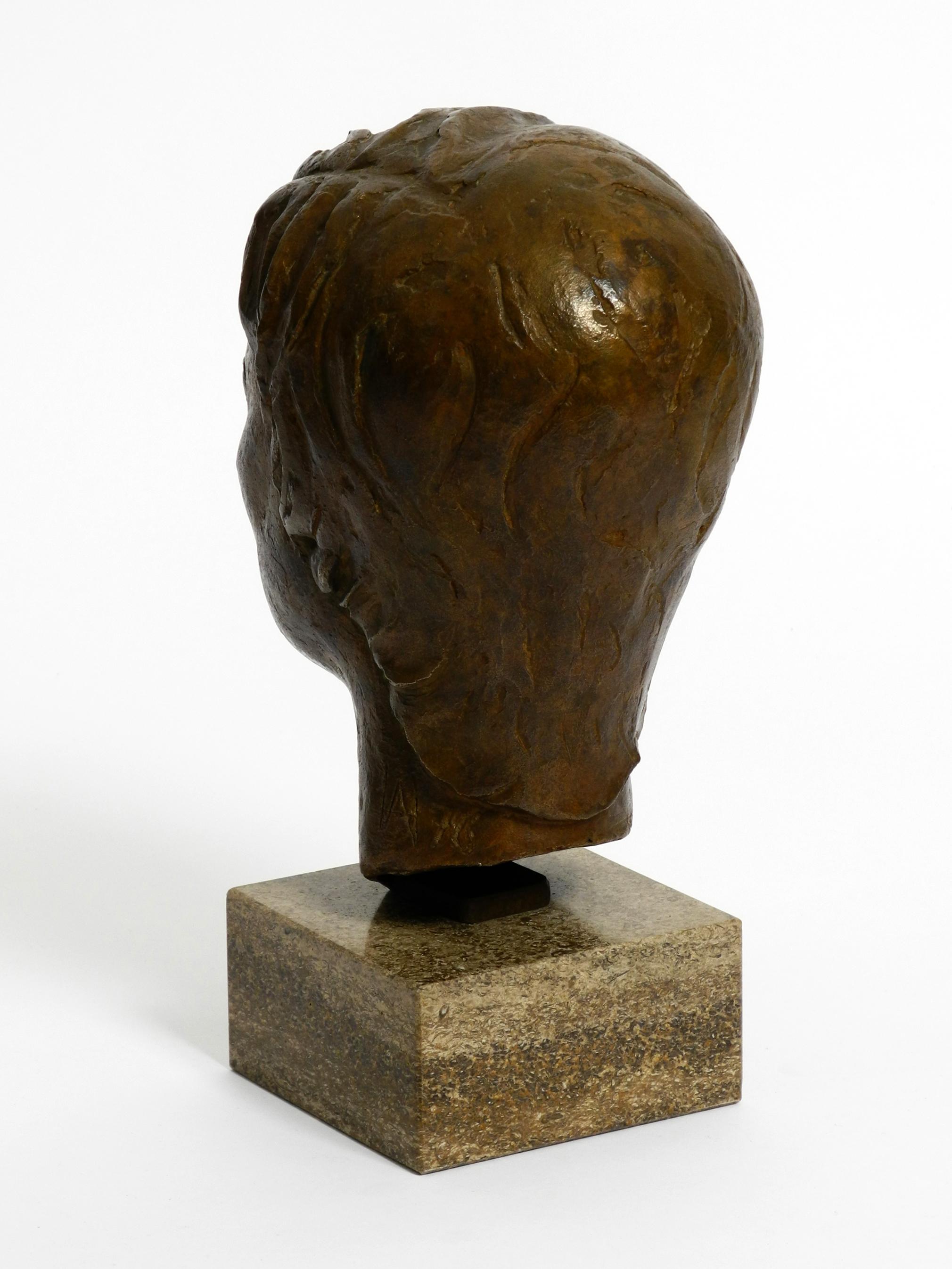 Very Nice Heavy Bronze Bust on a Marble Base Signed with HA from 1976 In Good Condition For Sale In München, DE