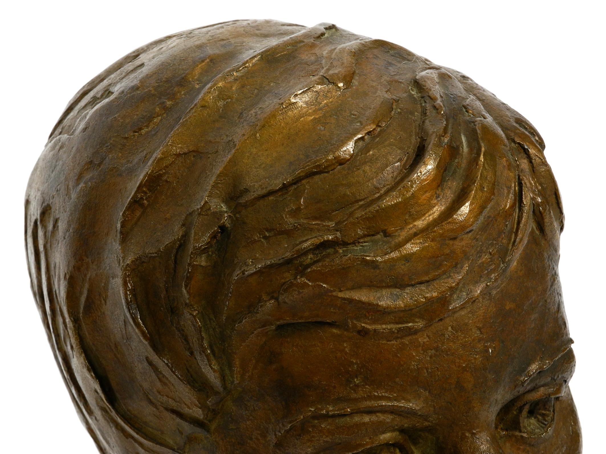 Very Nice Heavy Bronze Bust on a Marble Base Signed with HA from 1976 For Sale 1