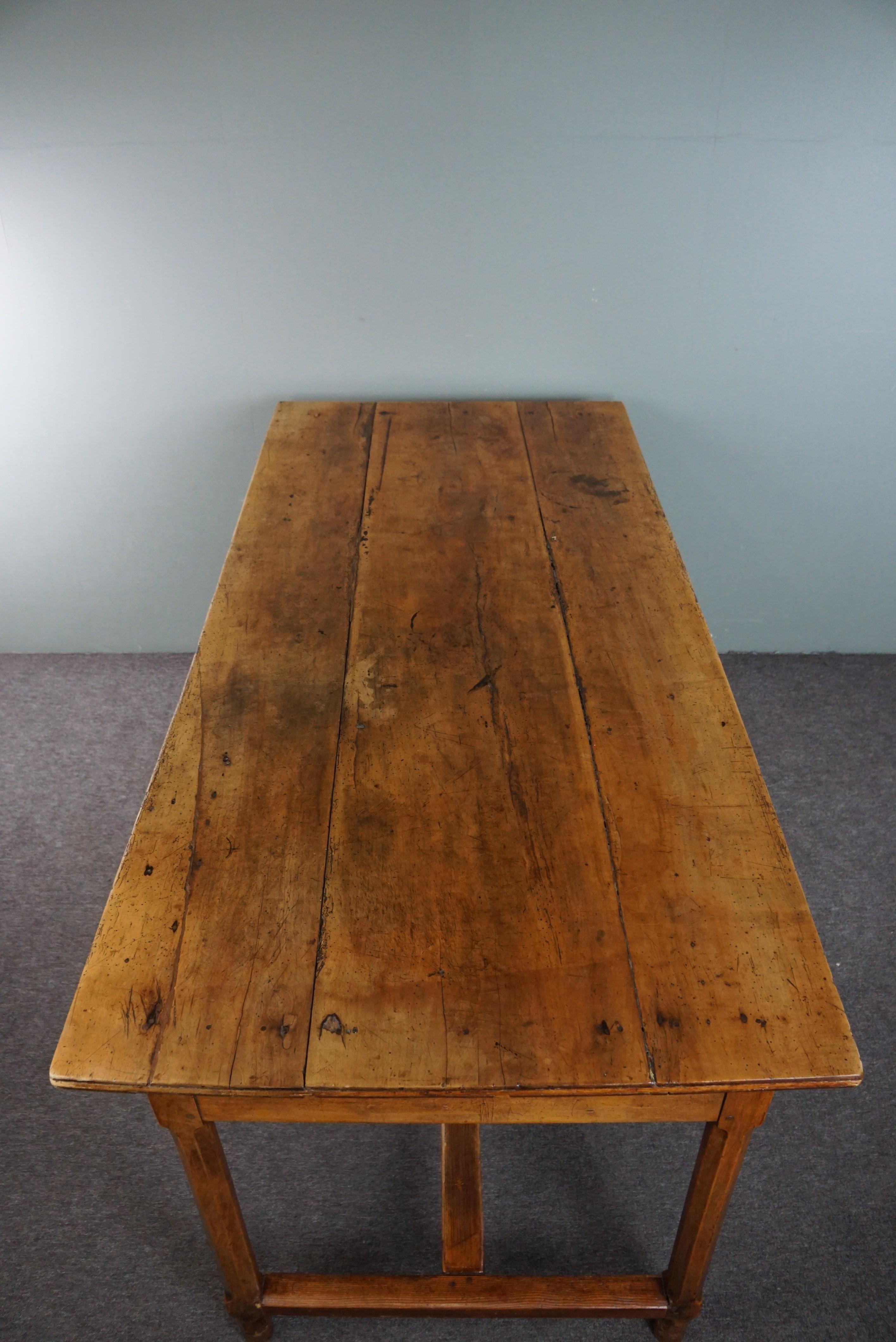 Very nice light antique French dining table with drawer, late 18th century For Sale 1