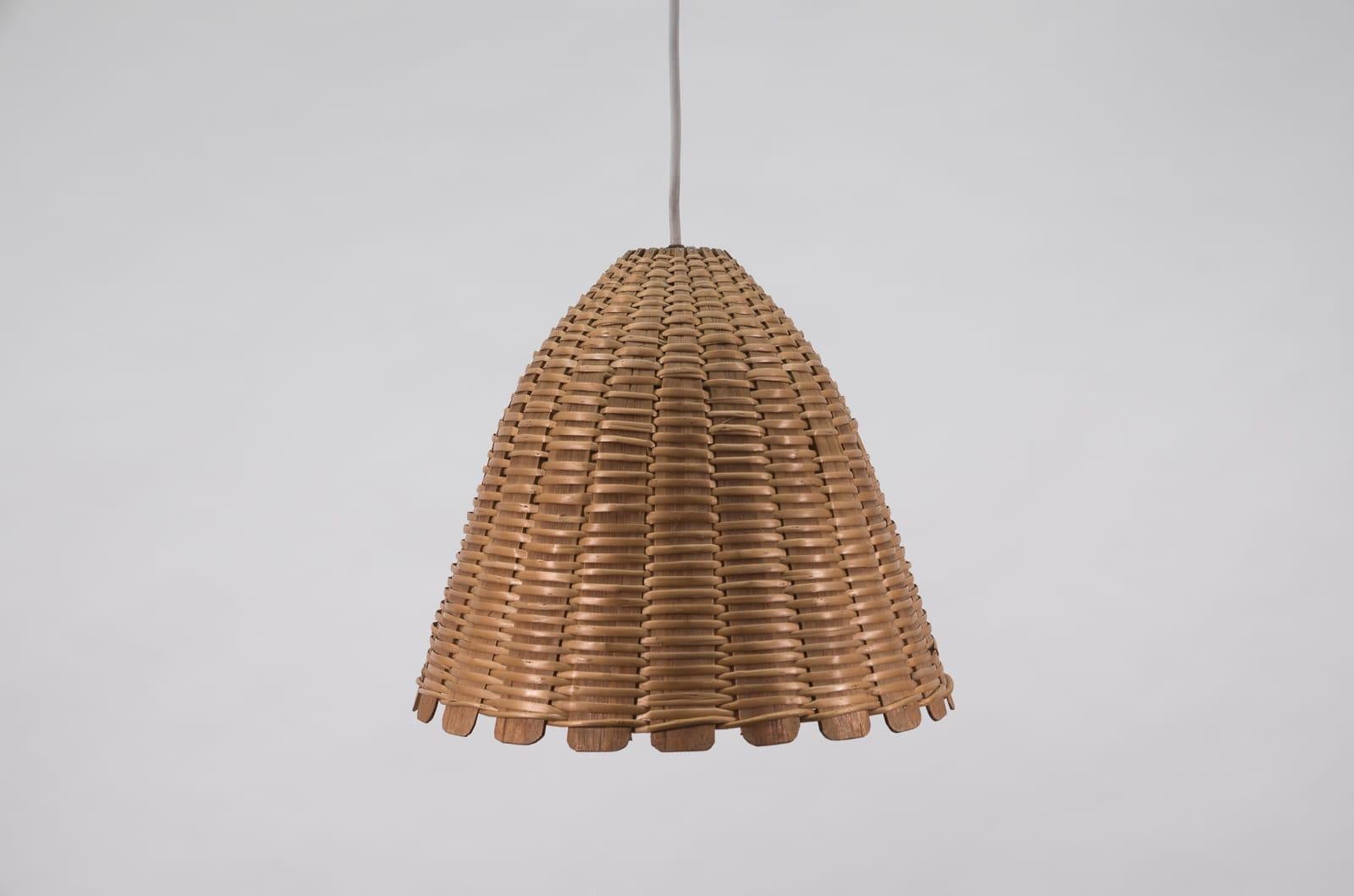 Italian Very Nice Mid-Century Modern Wicker Pendant Lamp, 1960s Italy For Sale