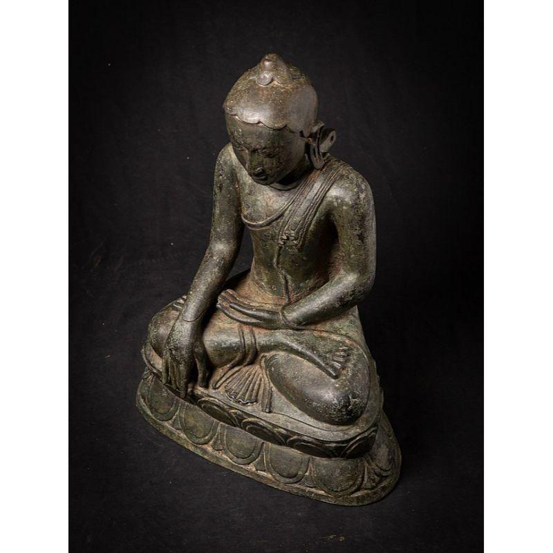 Very Nice Old Bronze Bagan Buddha Statue from Burma For Sale 1