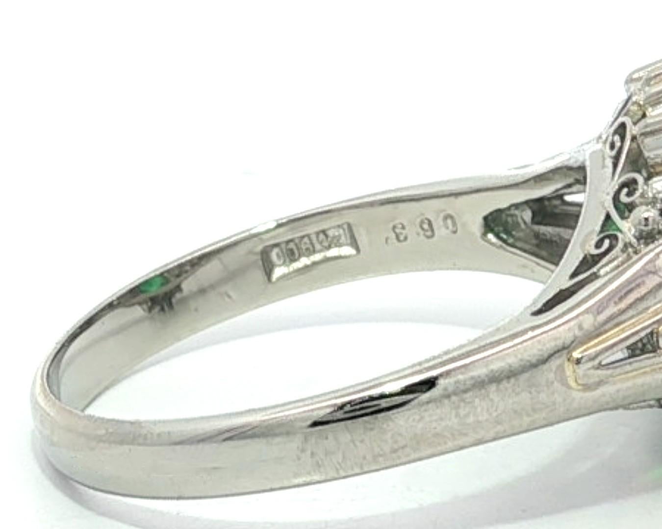 Très belle bague en platine GIA 2.02ct Long Vivid Green Colombian Emerald w/ Diamond Ring en vente 3
