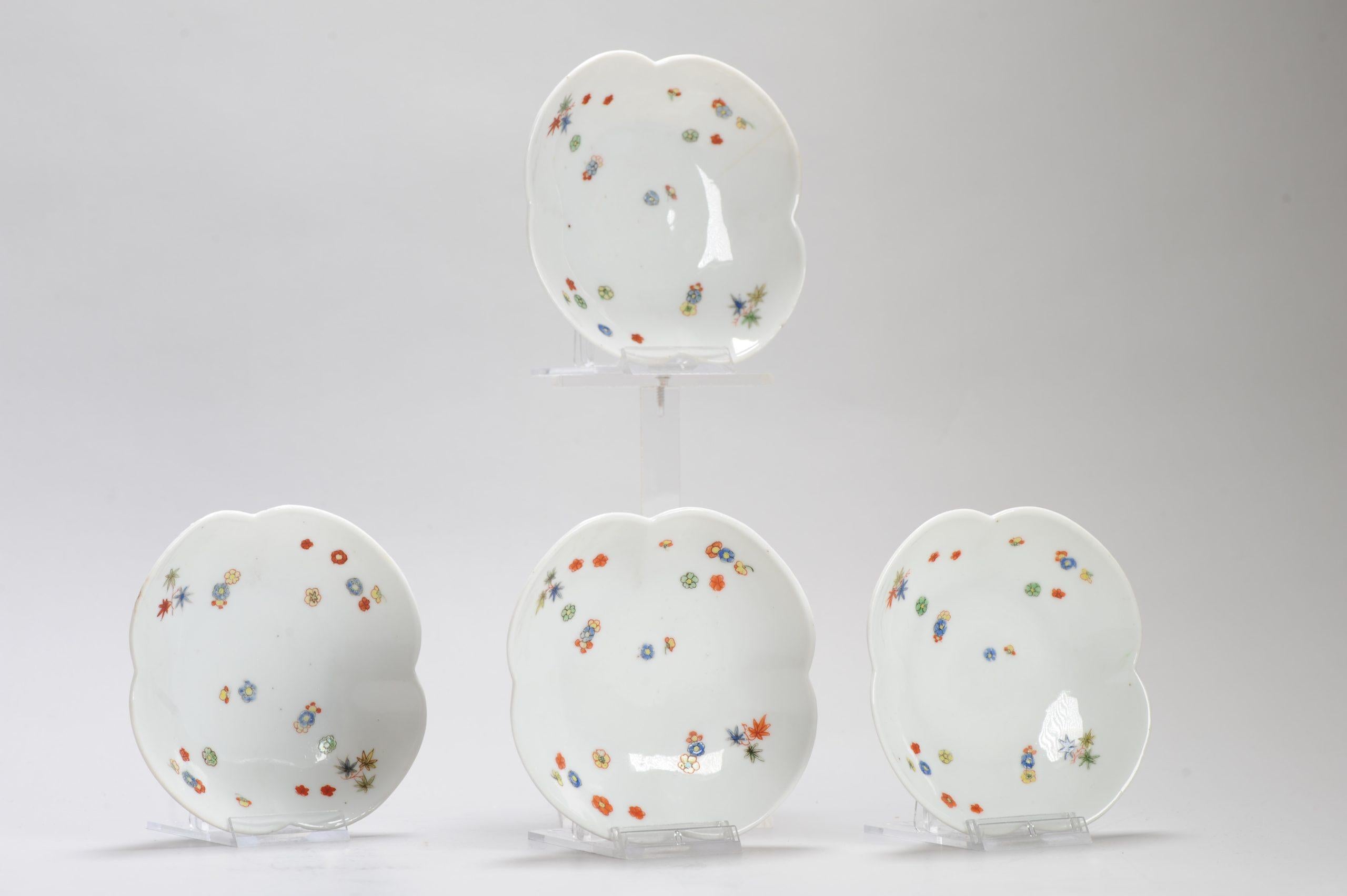 Très bel ensemble de 4 petits plats de service dans le style Kakiemon. D'après le modèle Japa en vente 2