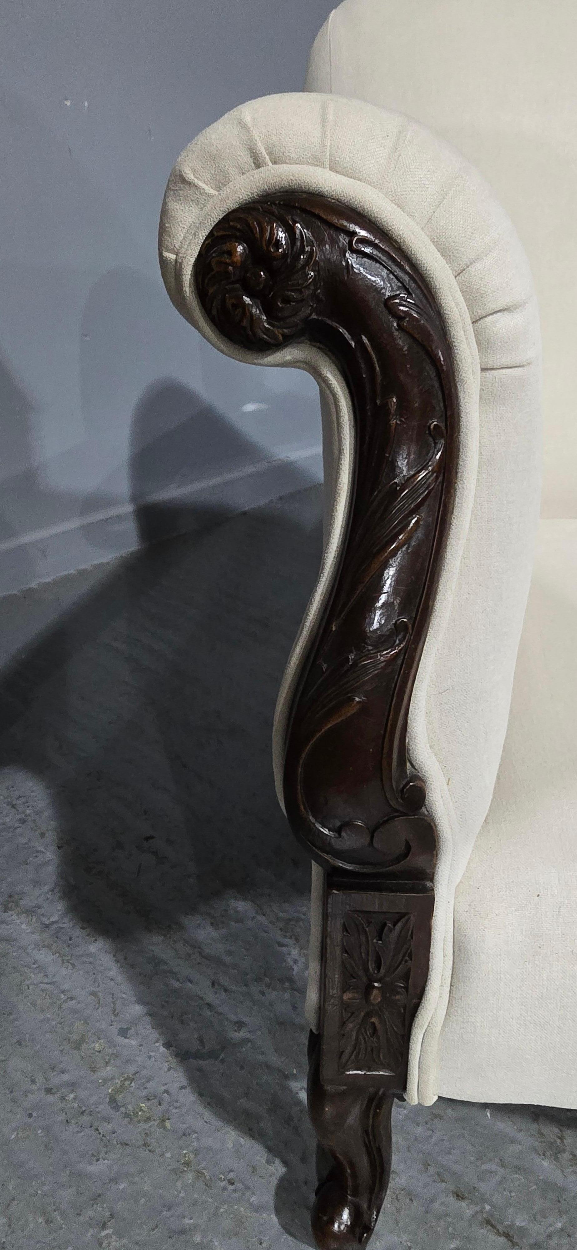 Very Nice Upholstered Sofa Eduardiano en venta