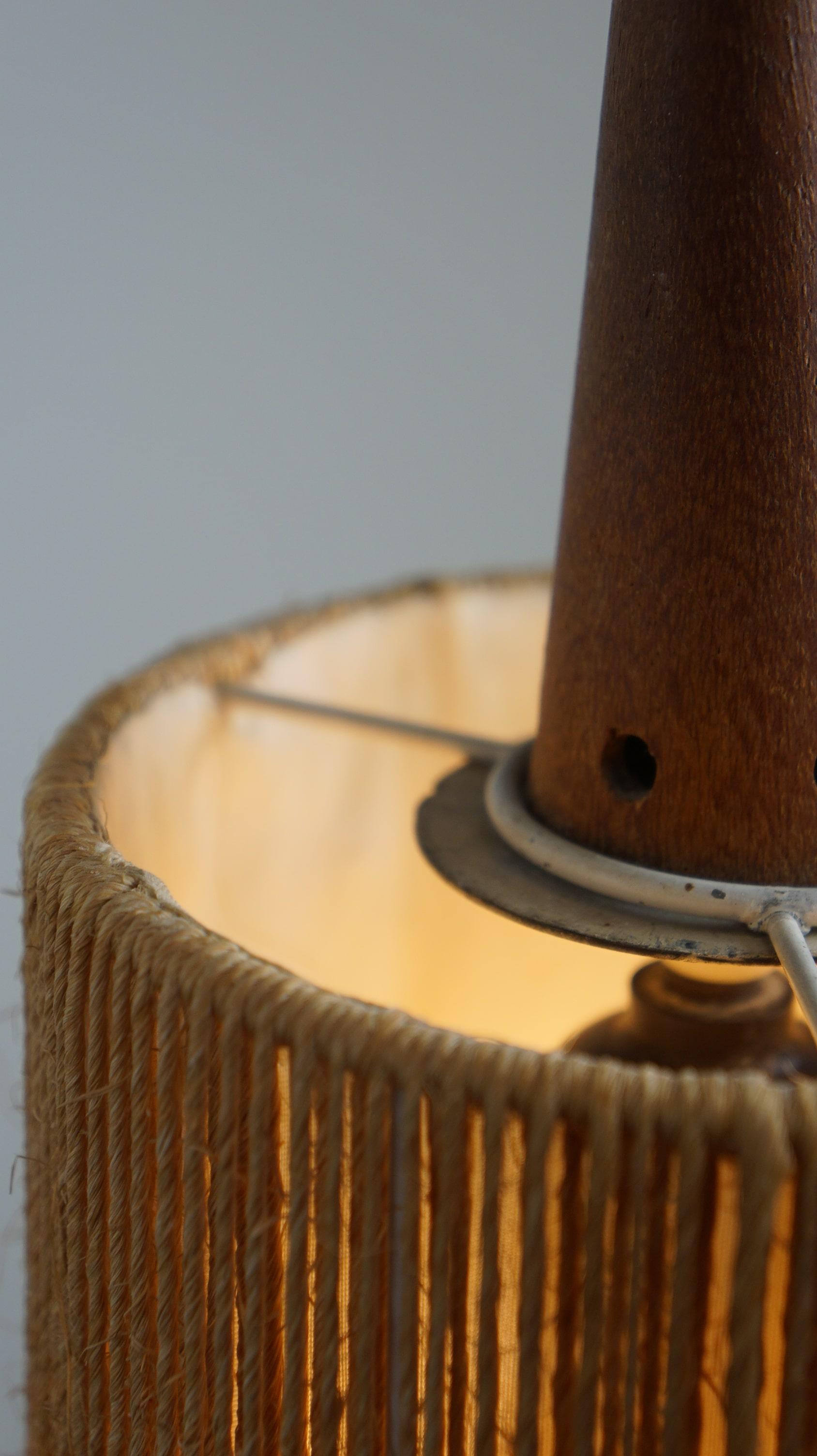 Very nice vintage jute design pendant lamp finished with wood 4