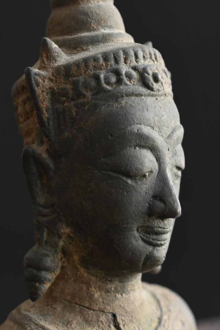 Sehr alter Bronze-Buddha-Kopf aus Thailand/Ayutthaya Dynasty/17.-18. Jahrhundert im Angebot 4