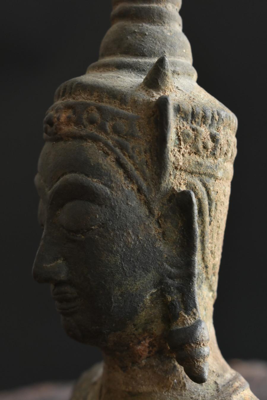 Sehr alter Bronze-Buddha-Kopf aus Thailand/Ayutthaya Dynasty/17.-18. Jahrhundert im Angebot 5