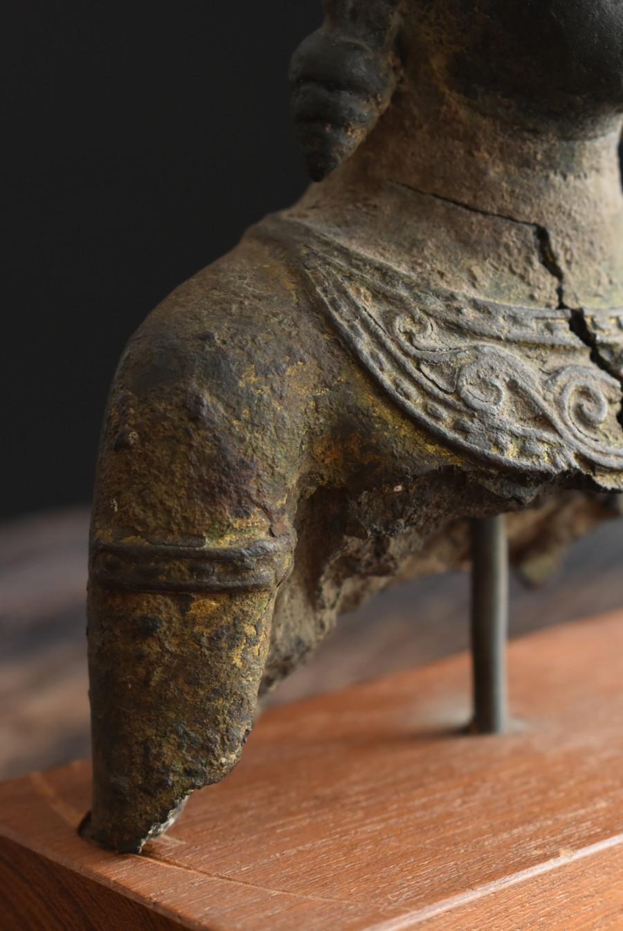 Sehr alter Bronze-Buddha-Kopf aus Thailand/Ayutthaya Dynasty/17.-18. Jahrhundert im Angebot 7