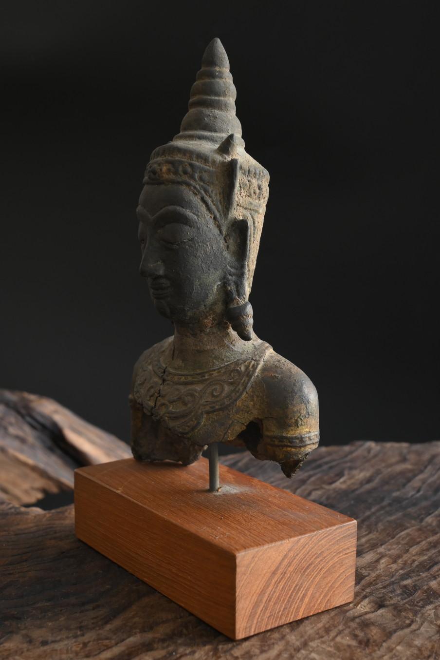 Sehr alter Bronze-Buddha-Kopf aus Thailand/Ayutthaya Dynasty/17.-18. Jahrhundert (Sonstiges) im Angebot