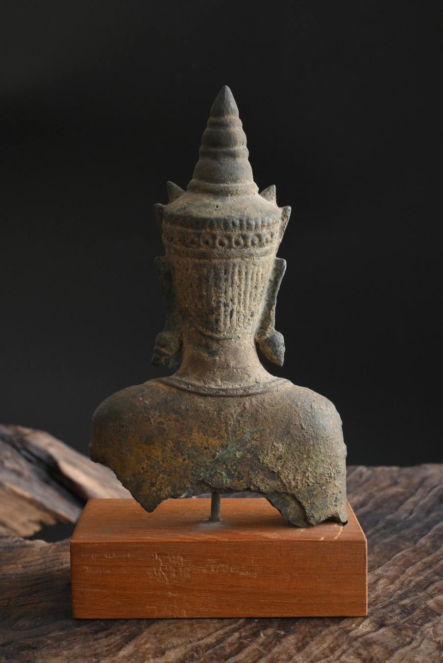 Sehr alter Bronze-Buddha-Kopf aus Thailand/Ayutthaya Dynasty/17.-18. Jahrhundert (Gegossen) im Angebot