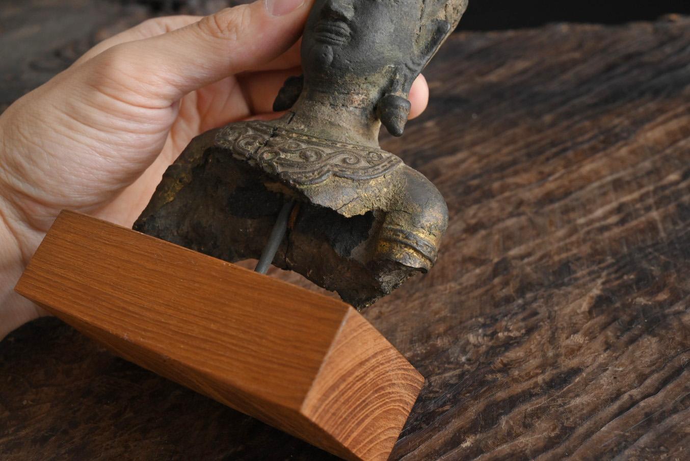 Sehr alter Bronze-Buddha-Kopf aus Thailand/Ayutthaya Dynasty/17.-18. Jahrhundert im Angebot 2
