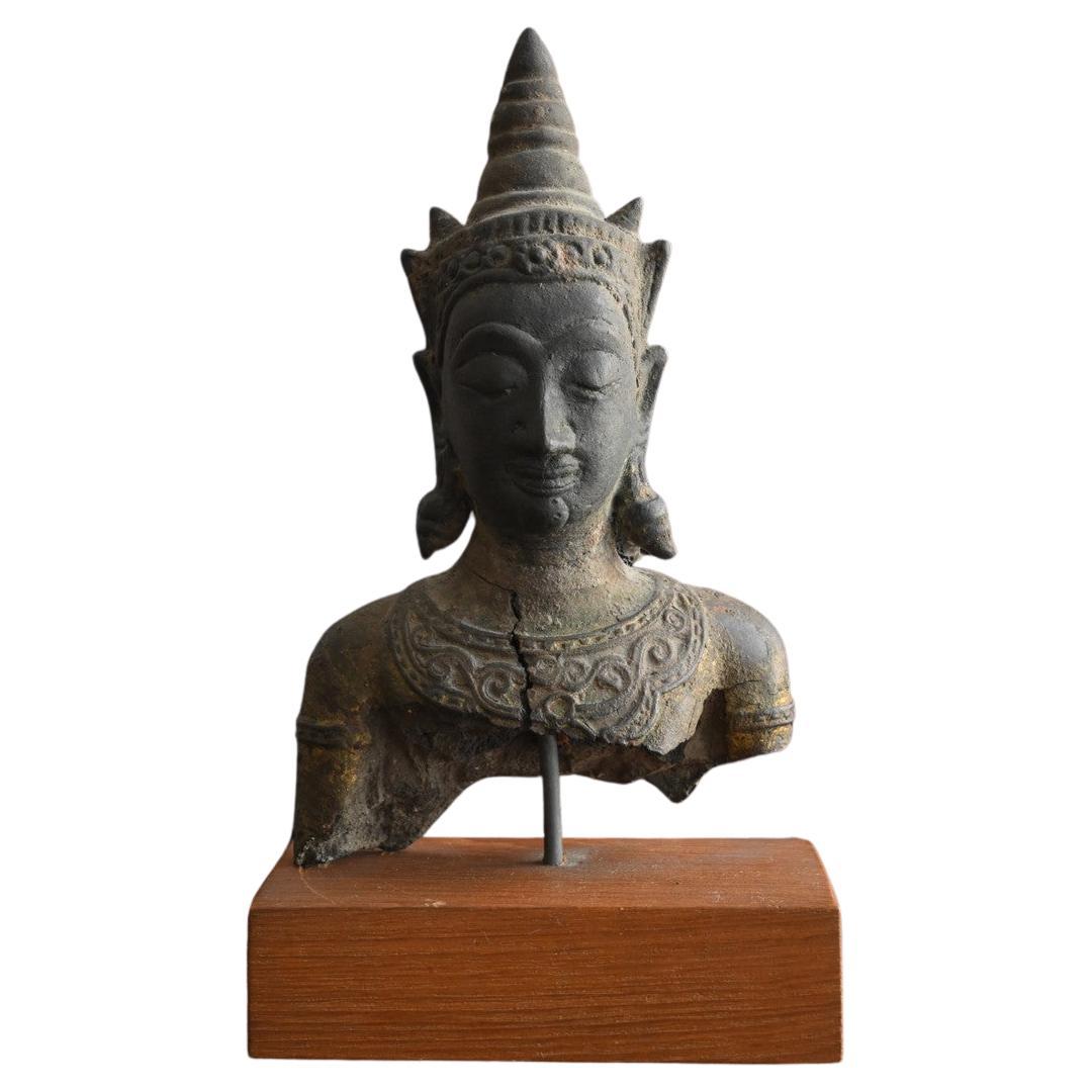 Sehr alter Bronze-Buddha-Kopf aus Thailand/Ayutthaya Dynasty/17.-18. Jahrhundert im Angebot