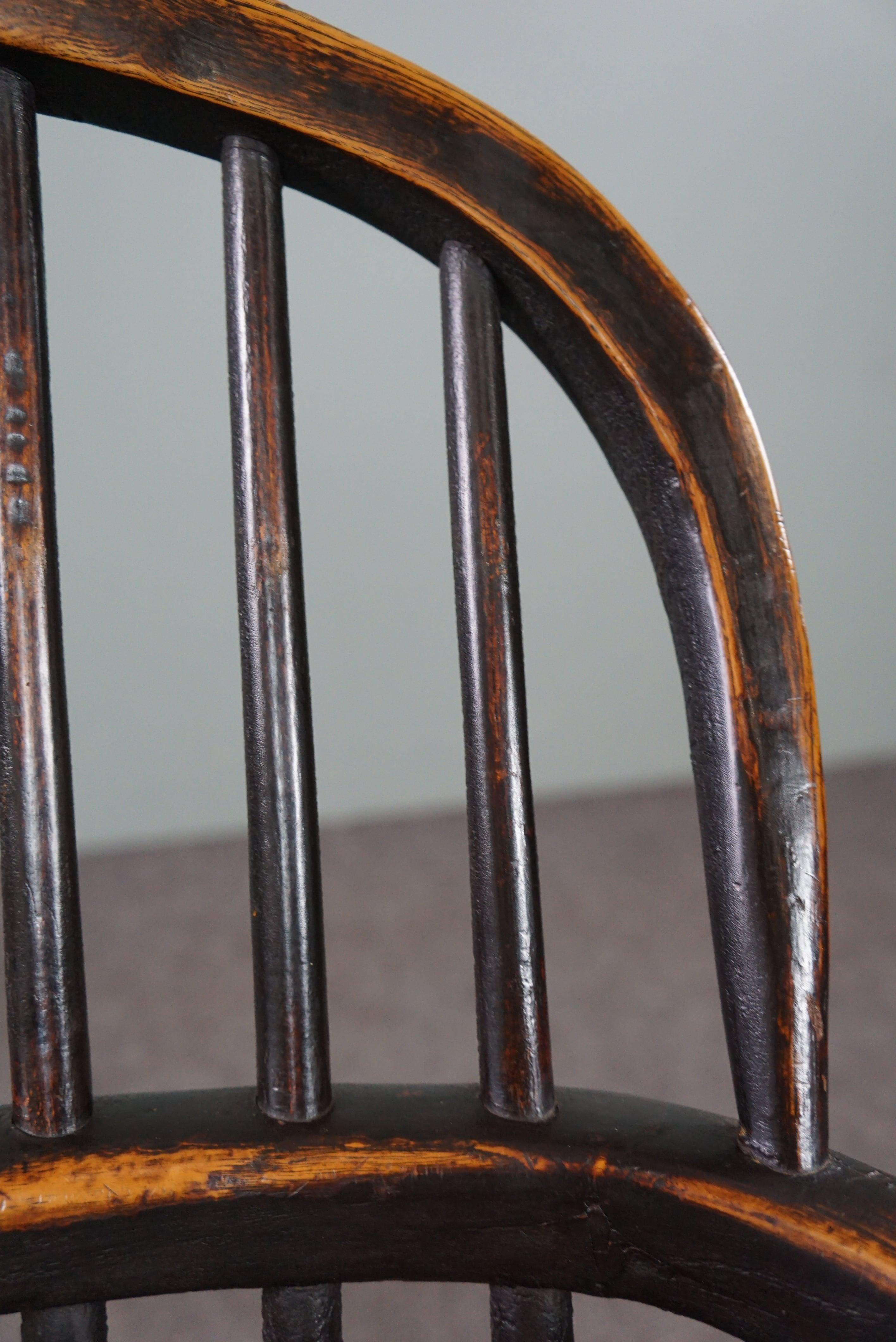 Sehr alter, charmanter, antiker, englischer Windsor-Sessel mit niedriger Rückenlehne, 18. Jahrhundert im Angebot 4